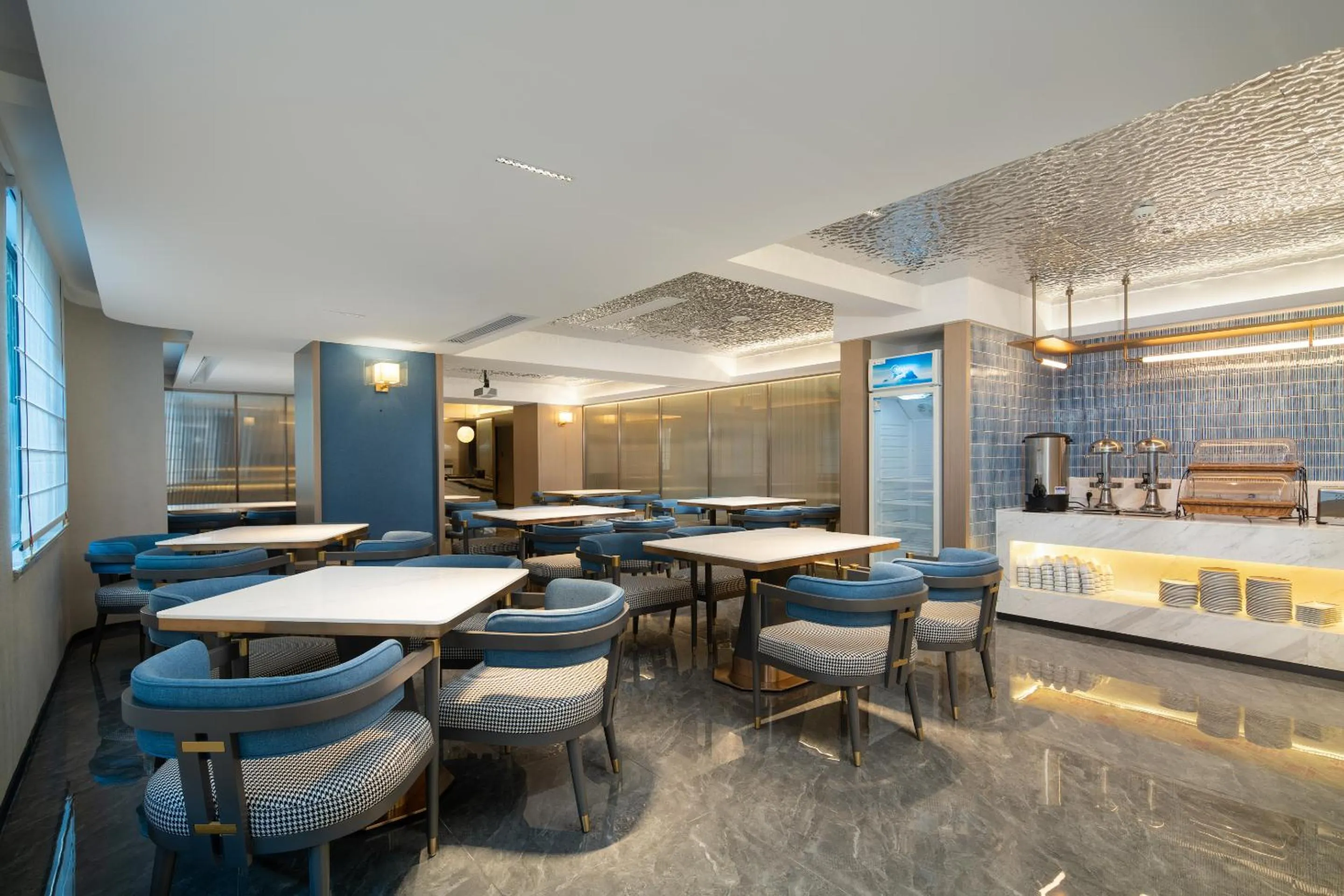 Restaurant/places to eat in Yizhi Hotel Changgang Metro Station - Free Shuttle Bus during Canton Fair