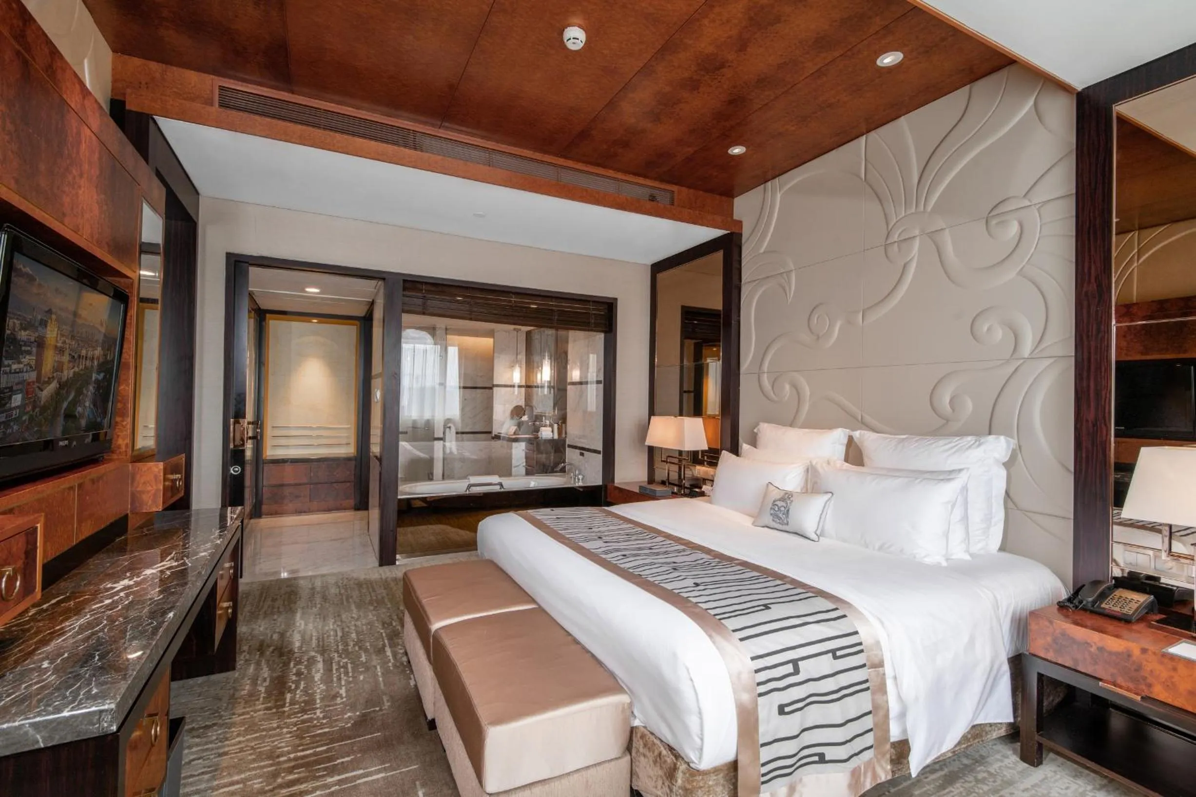 Bed in Grand Pacific Hotel Ningbo