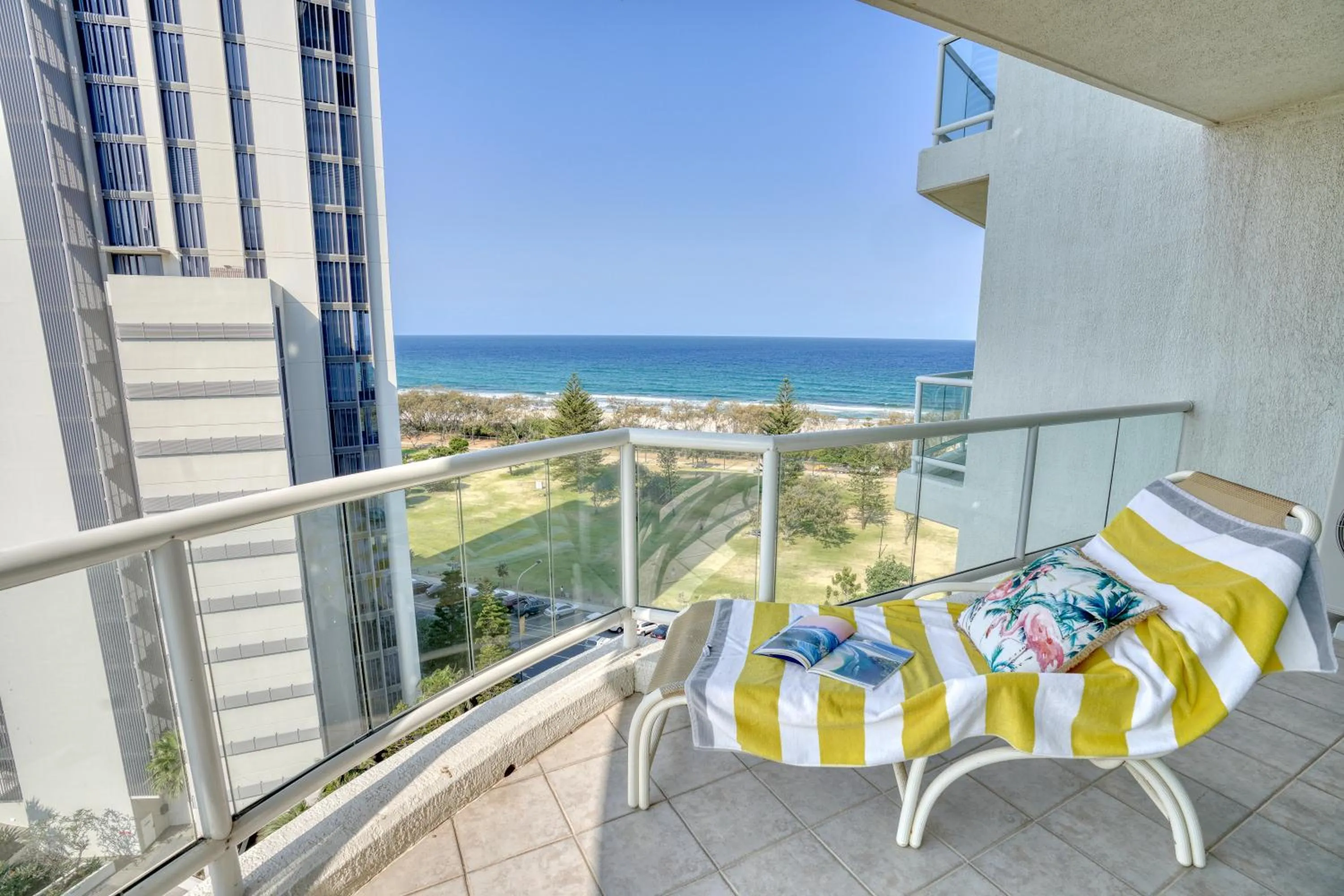 Superior Three-Bedroom Apartment - High Level with Ocean View in Carmel by the Sea