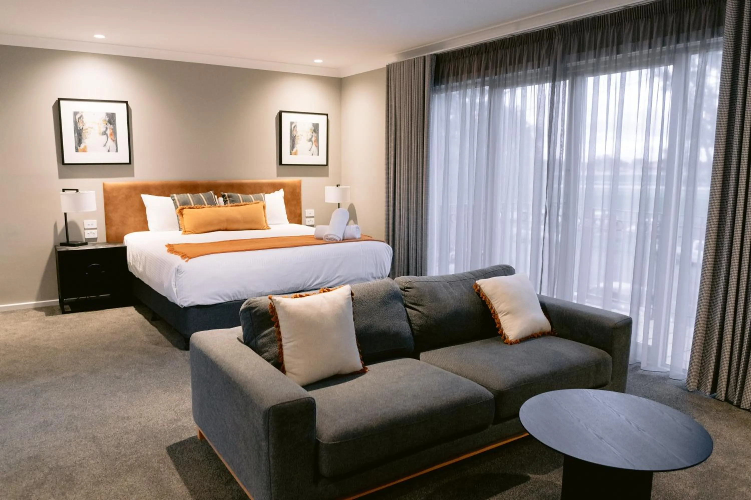 Bed in Wagga RSL Club Motel