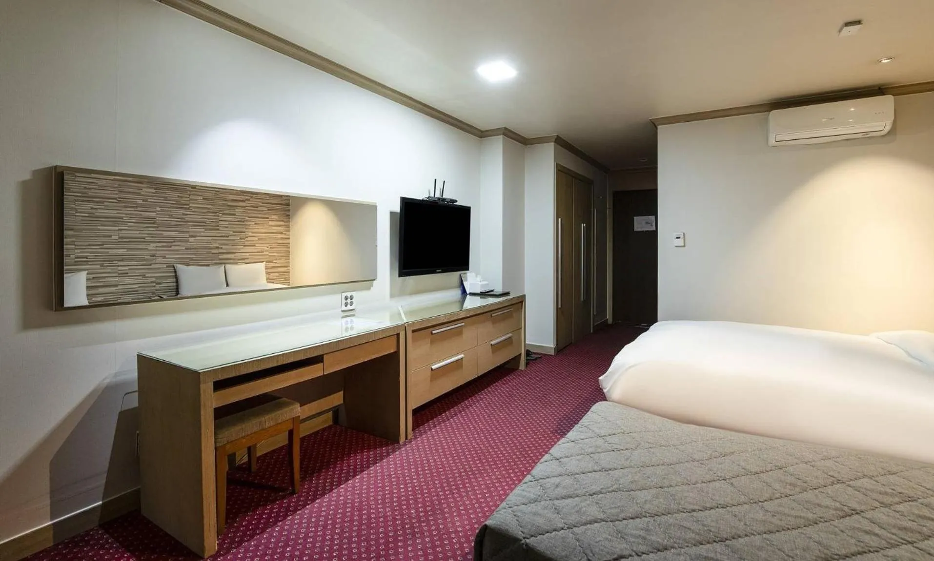 Bed in Incheon Airport Hotel Zeumes