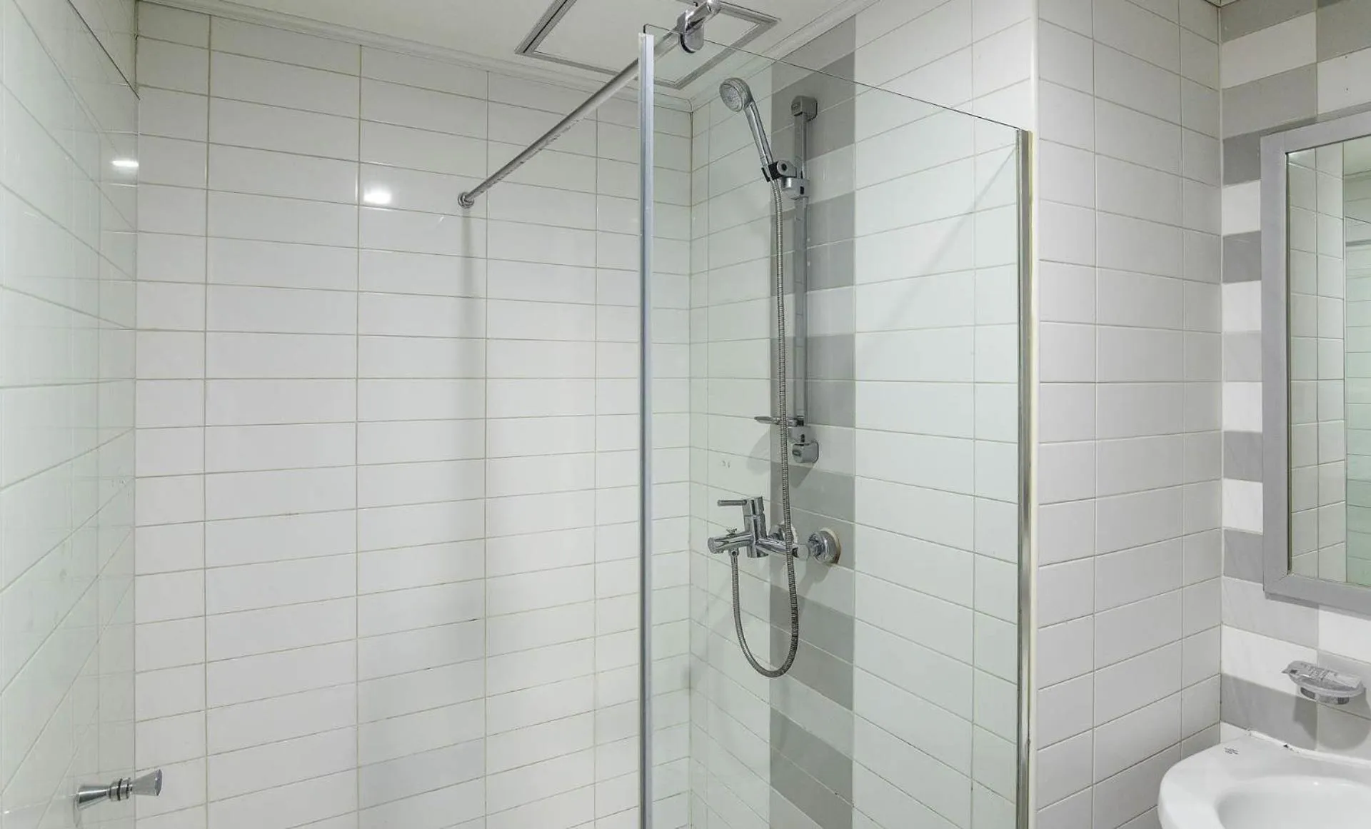 Incheon Airport Hotel Zeumes