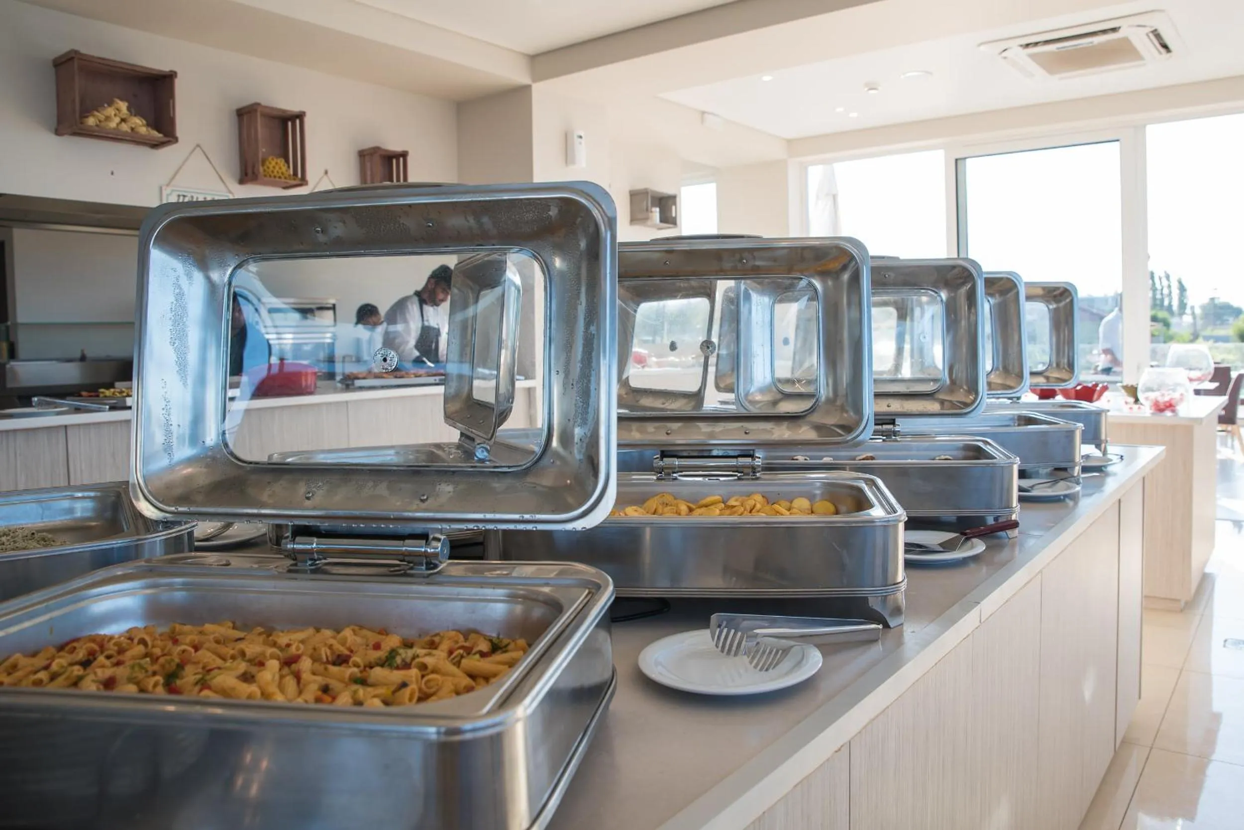 Food and drinks in Golden Coast Beachfront Resort