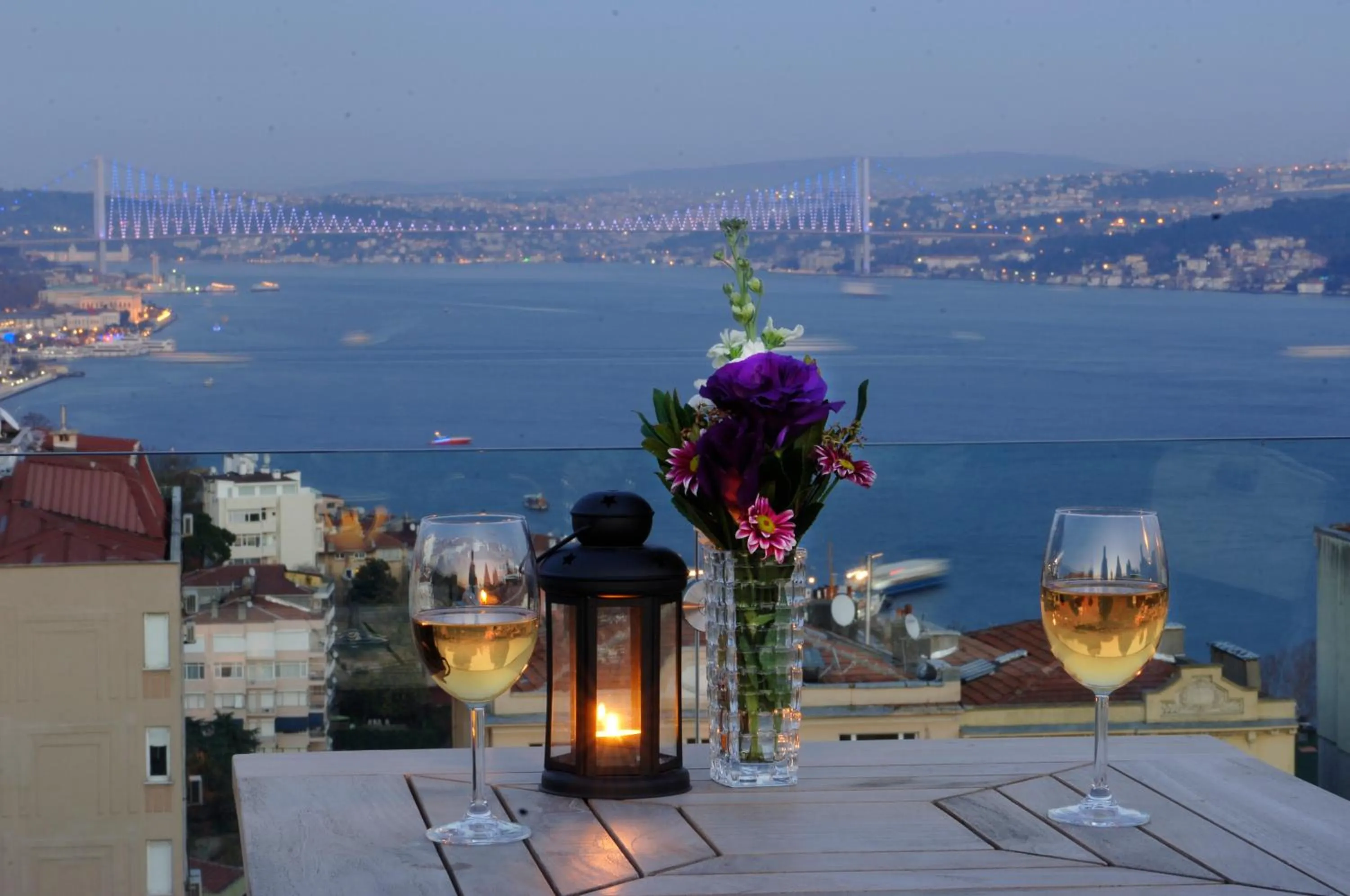 Restaurant/places to eat in Urban Suites