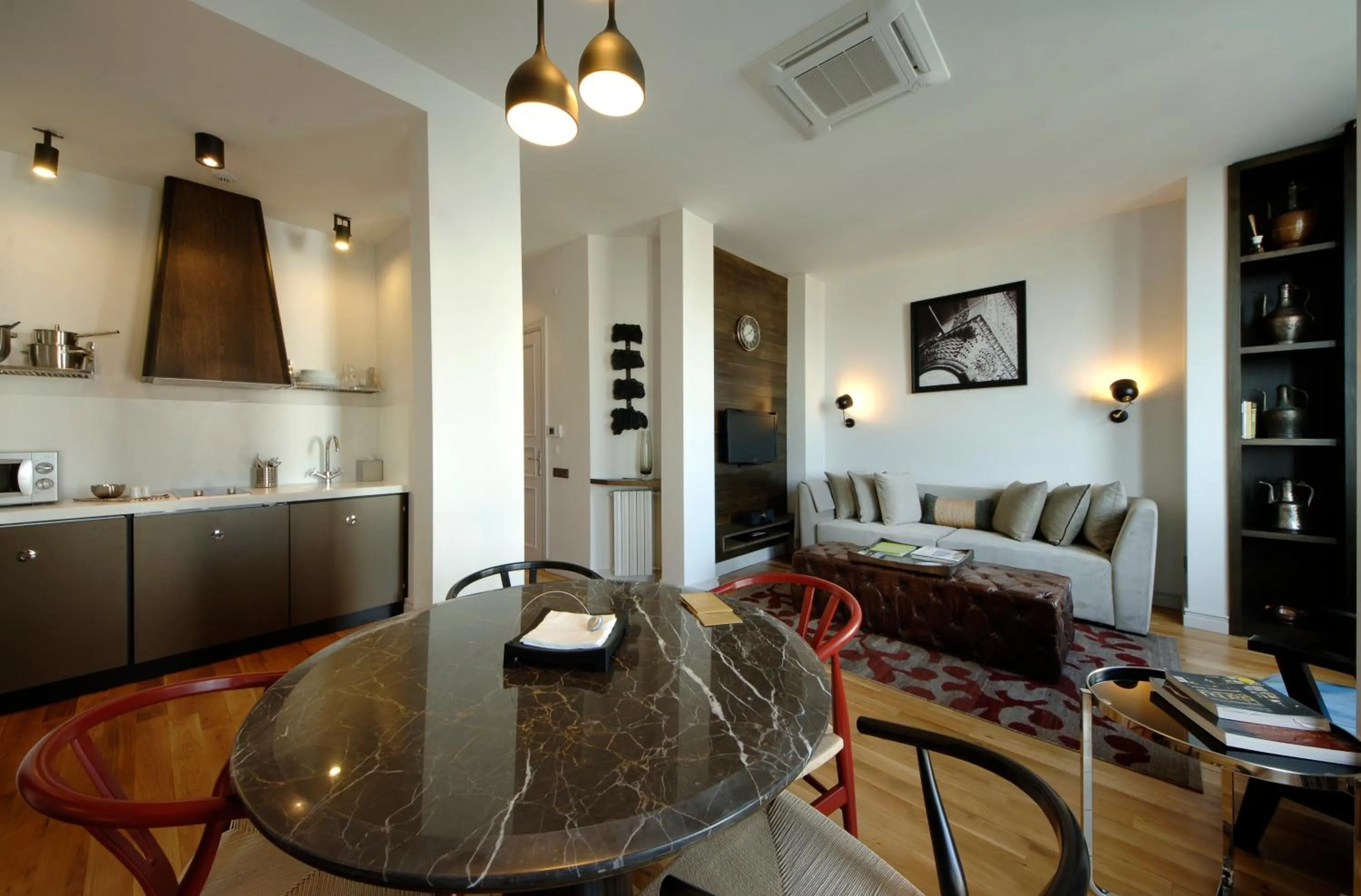 Kitchen or kitchenette in Urban Suites