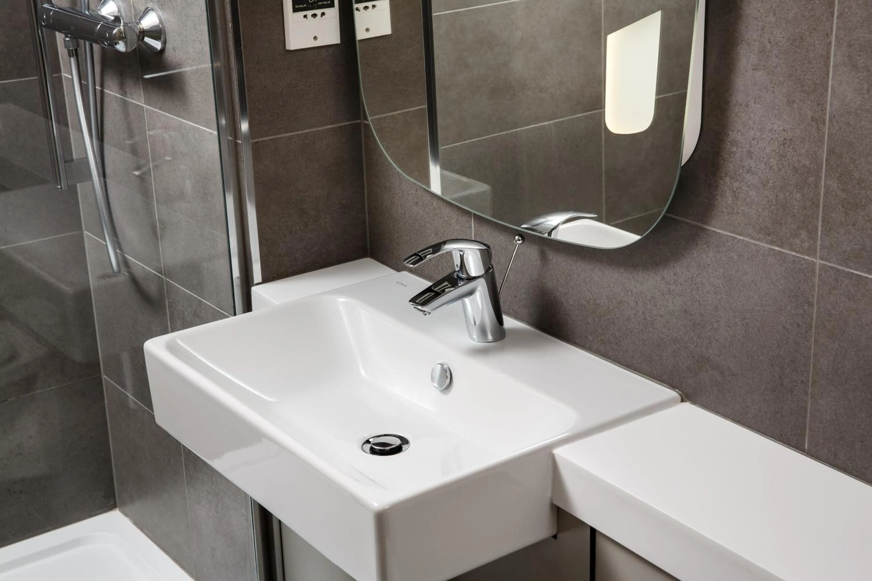 Bathroom in ibis Birmingham Centre Irving Street