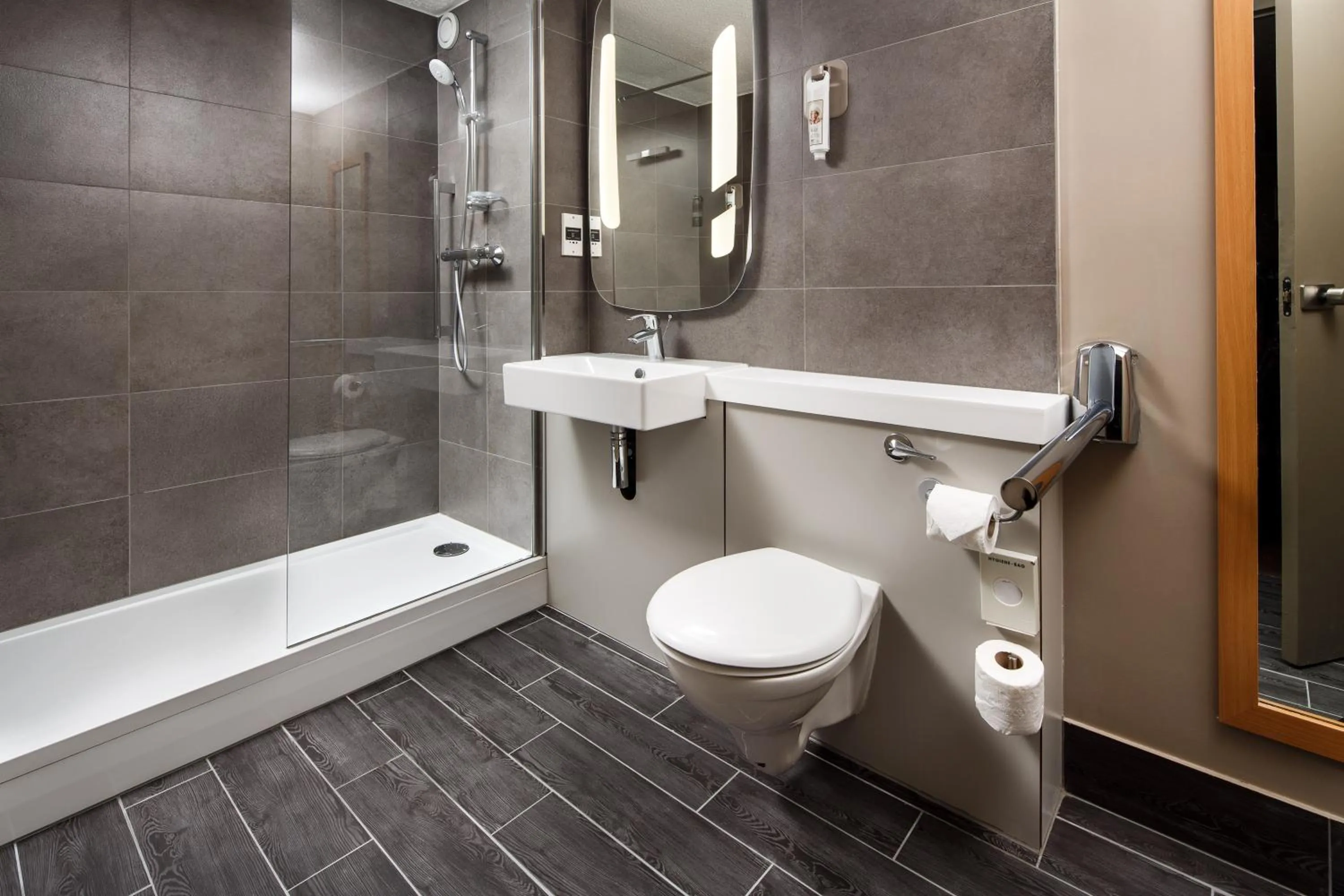 Bathroom in ibis Birmingham Centre Irving Street