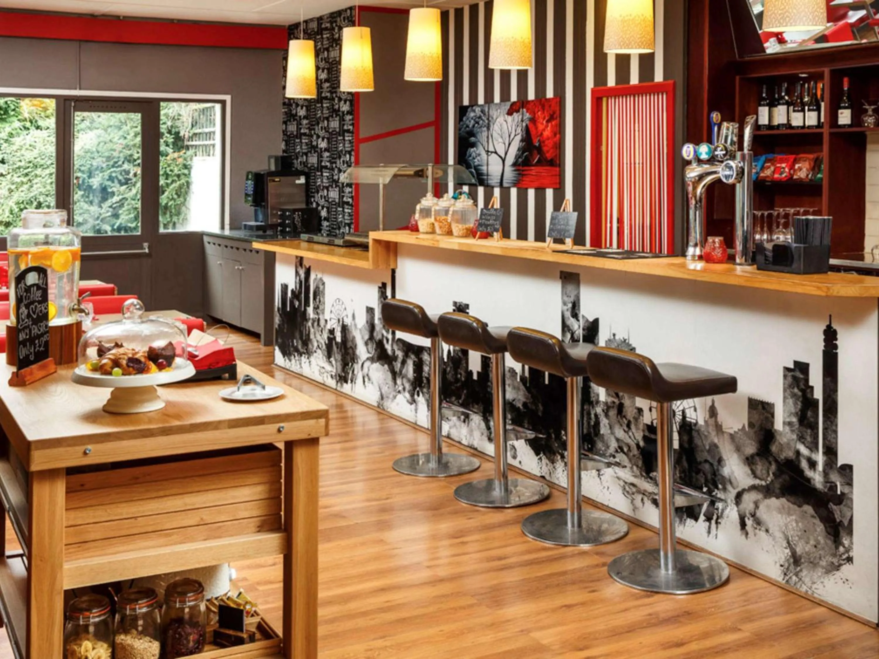 Lounge or bar, Lounge/Bar in ibis Birmingham Centre Irving Street