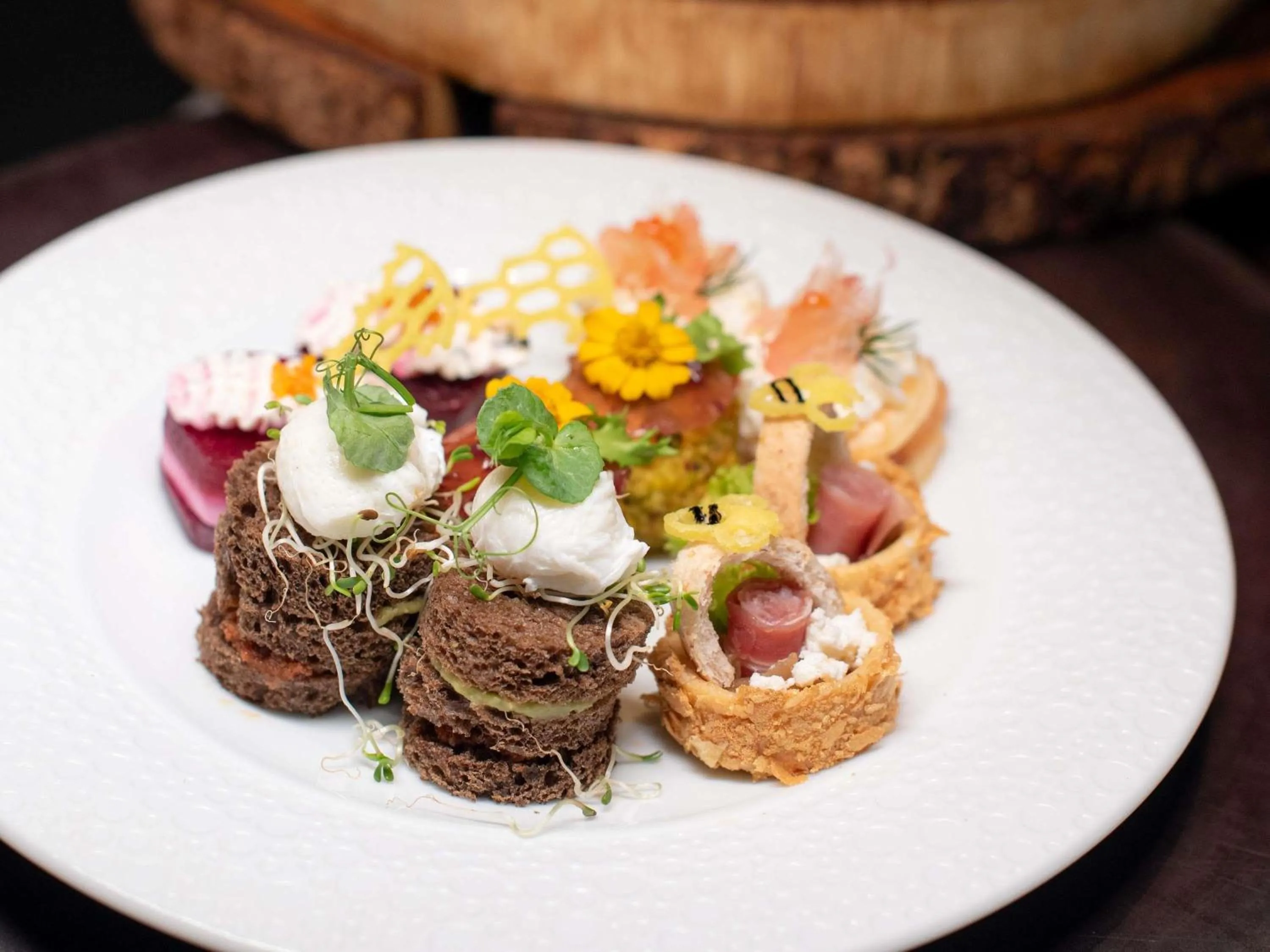 Lounge or bar in Fairmont Makati