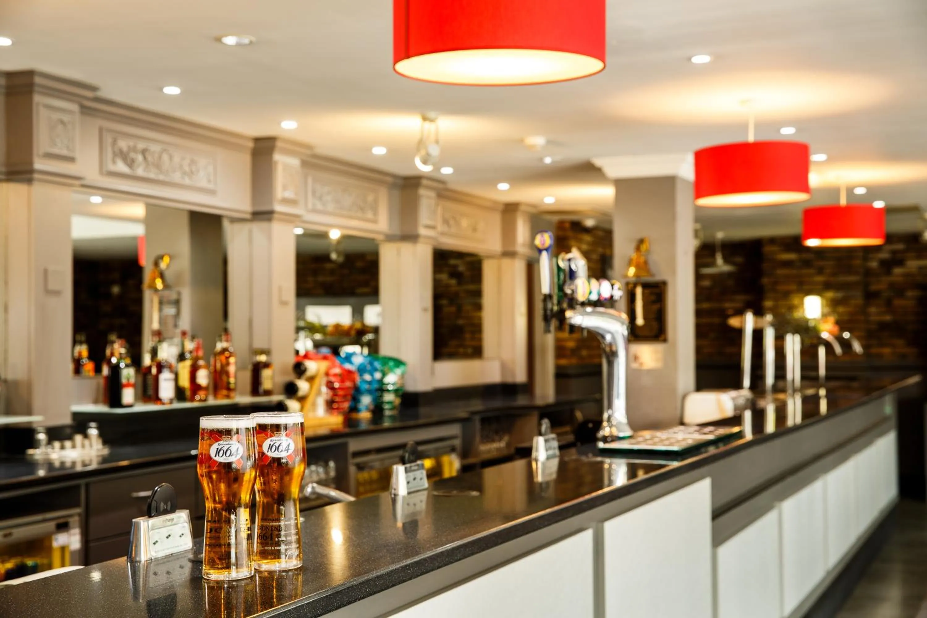 Drinks in ibis Hull City Centre