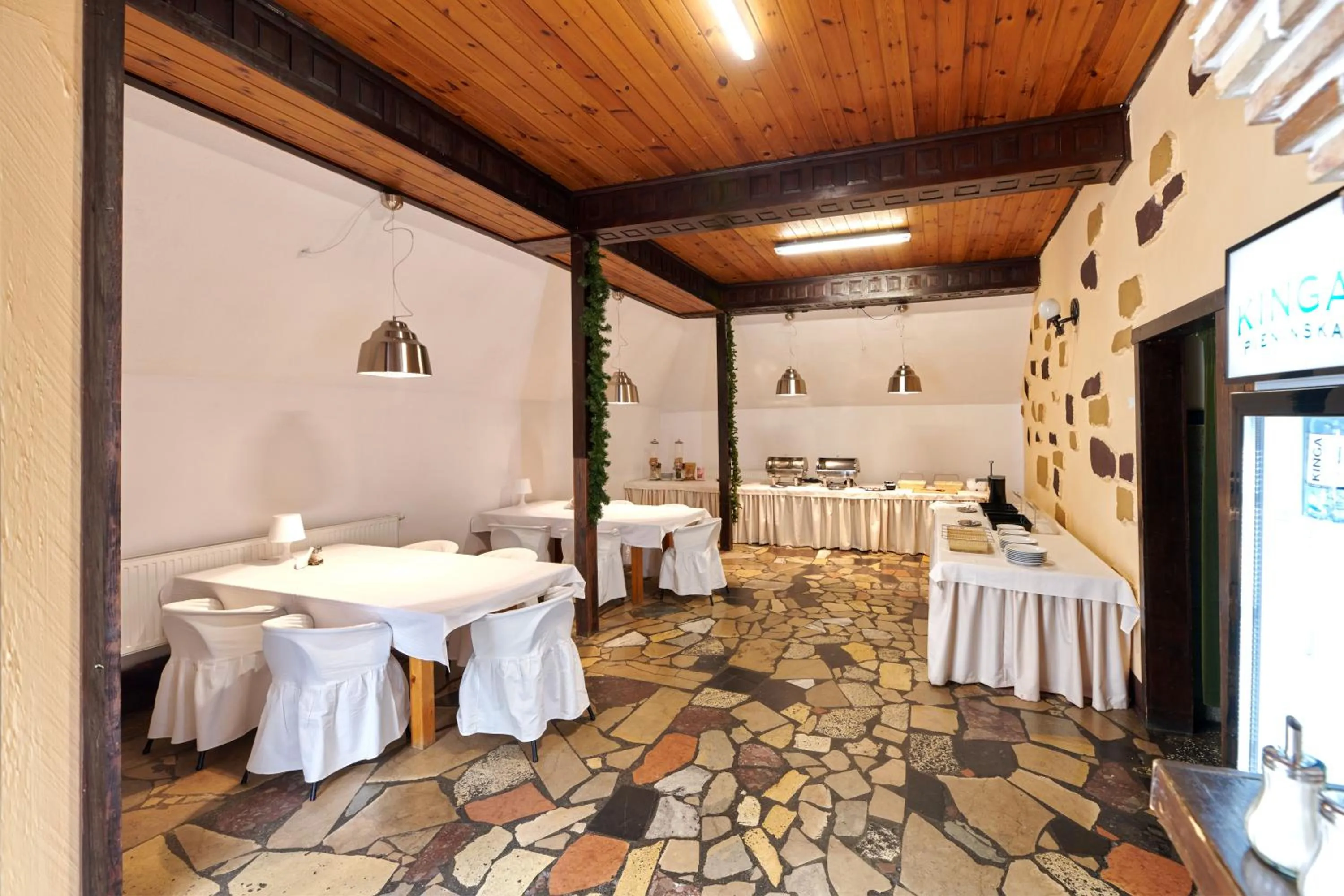 Breakfast in Park Inn Resort przy jeziorze - sauna i duży parking - pieski mile widziane