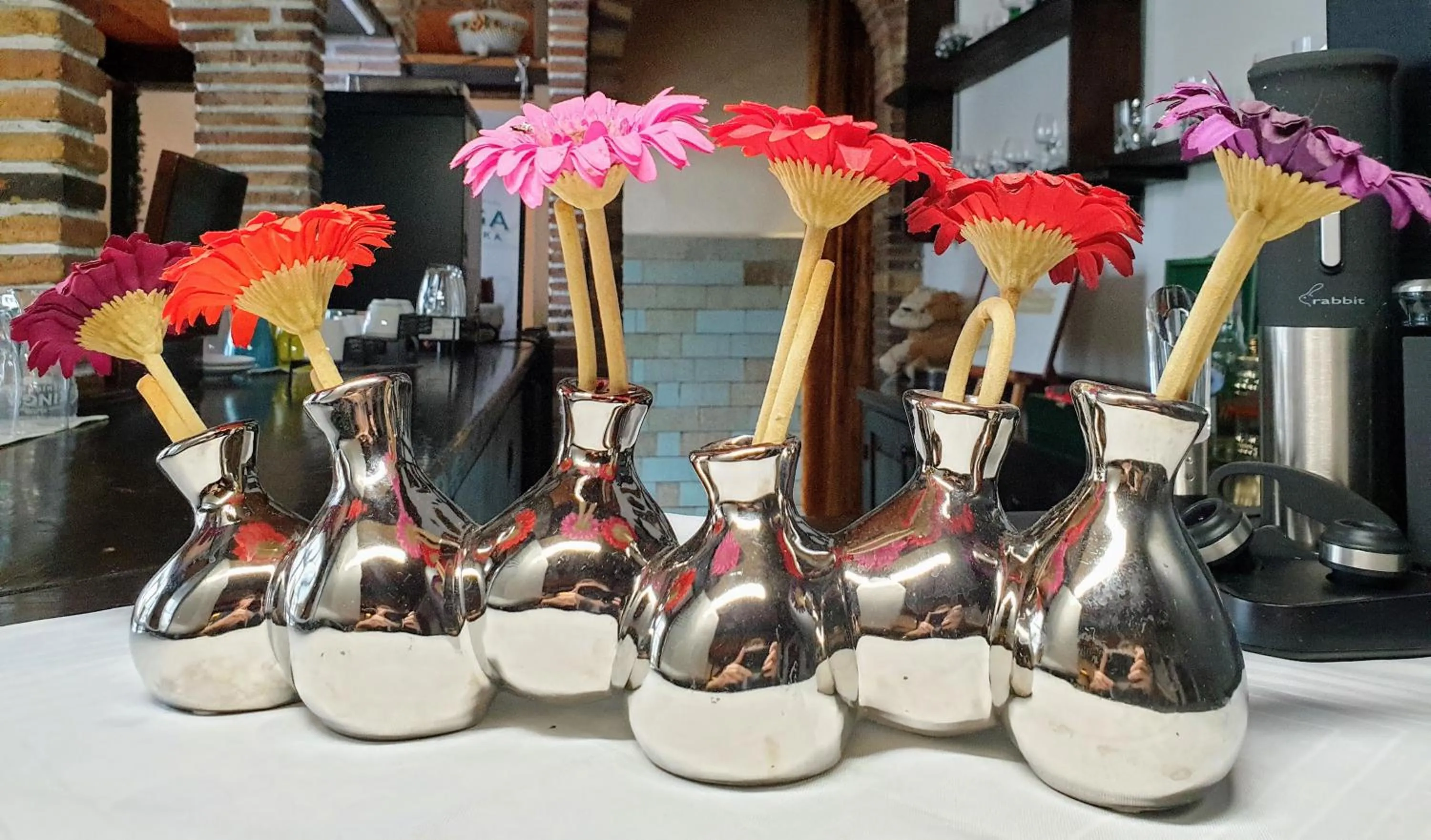 Decorative detail in Park Inn Resort przy jeziorze - sauna i duży parking - pieski mile widziane