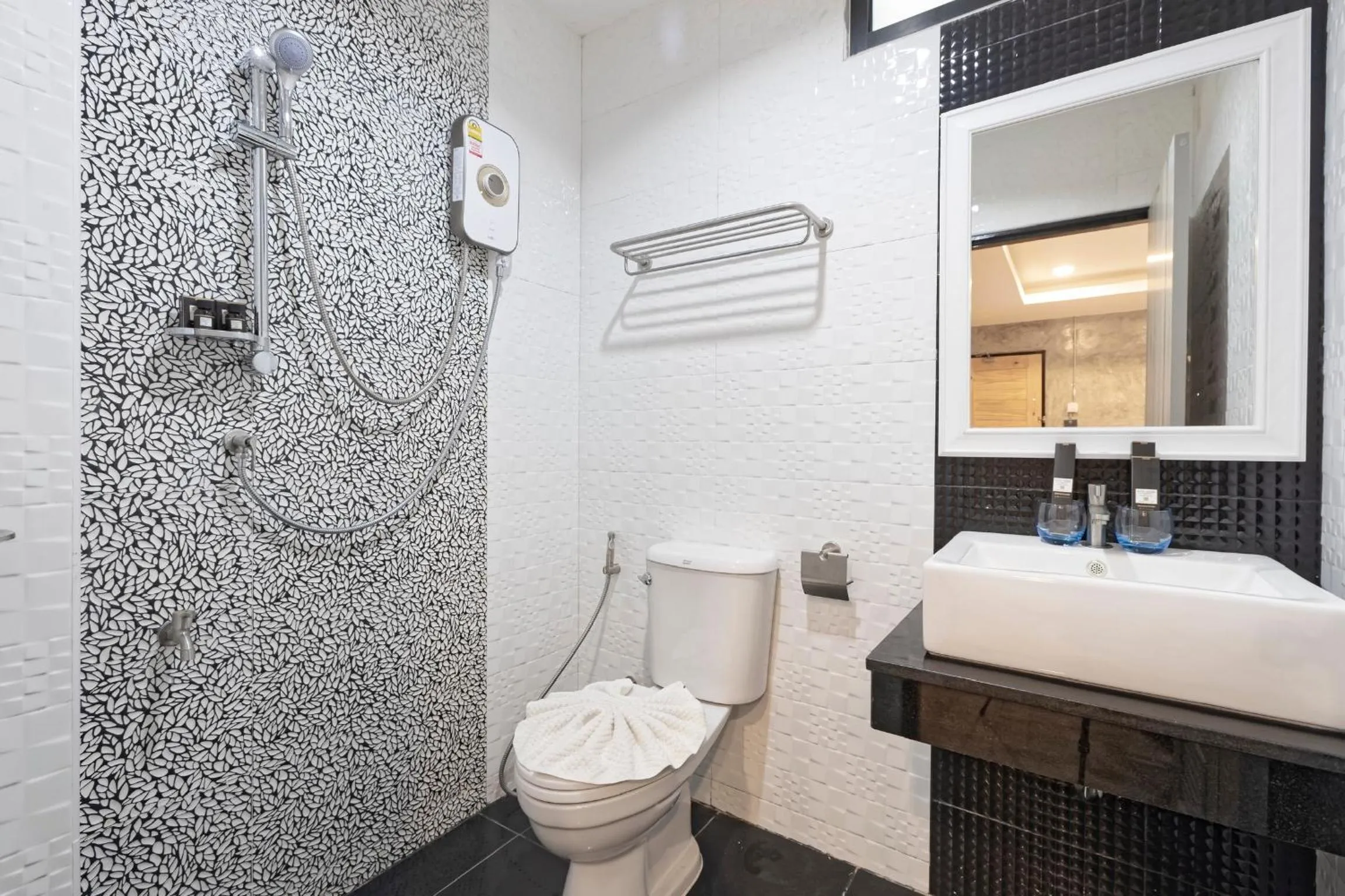 Shower in My Style Resort Hotel -SHA Plus