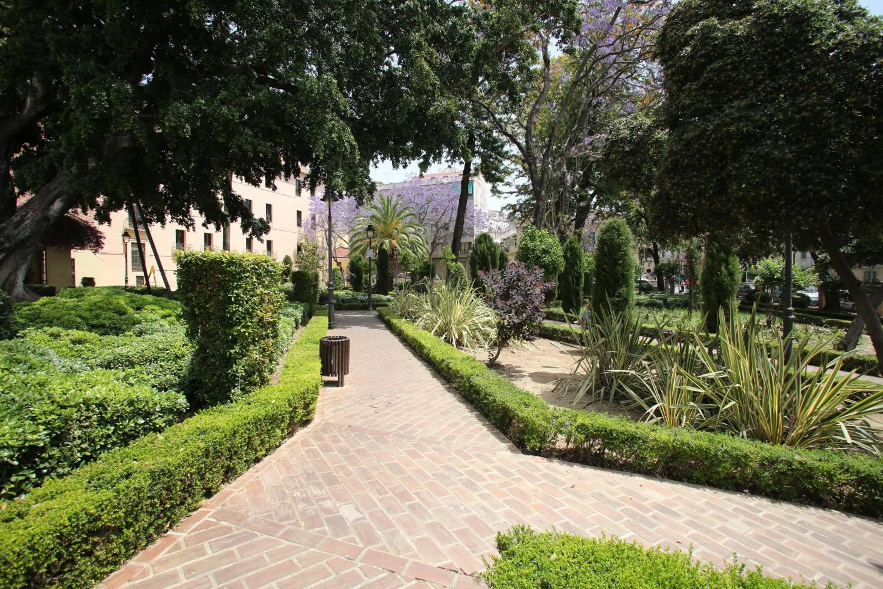 Neighbourhood in Málaga Lodge Guesthouse