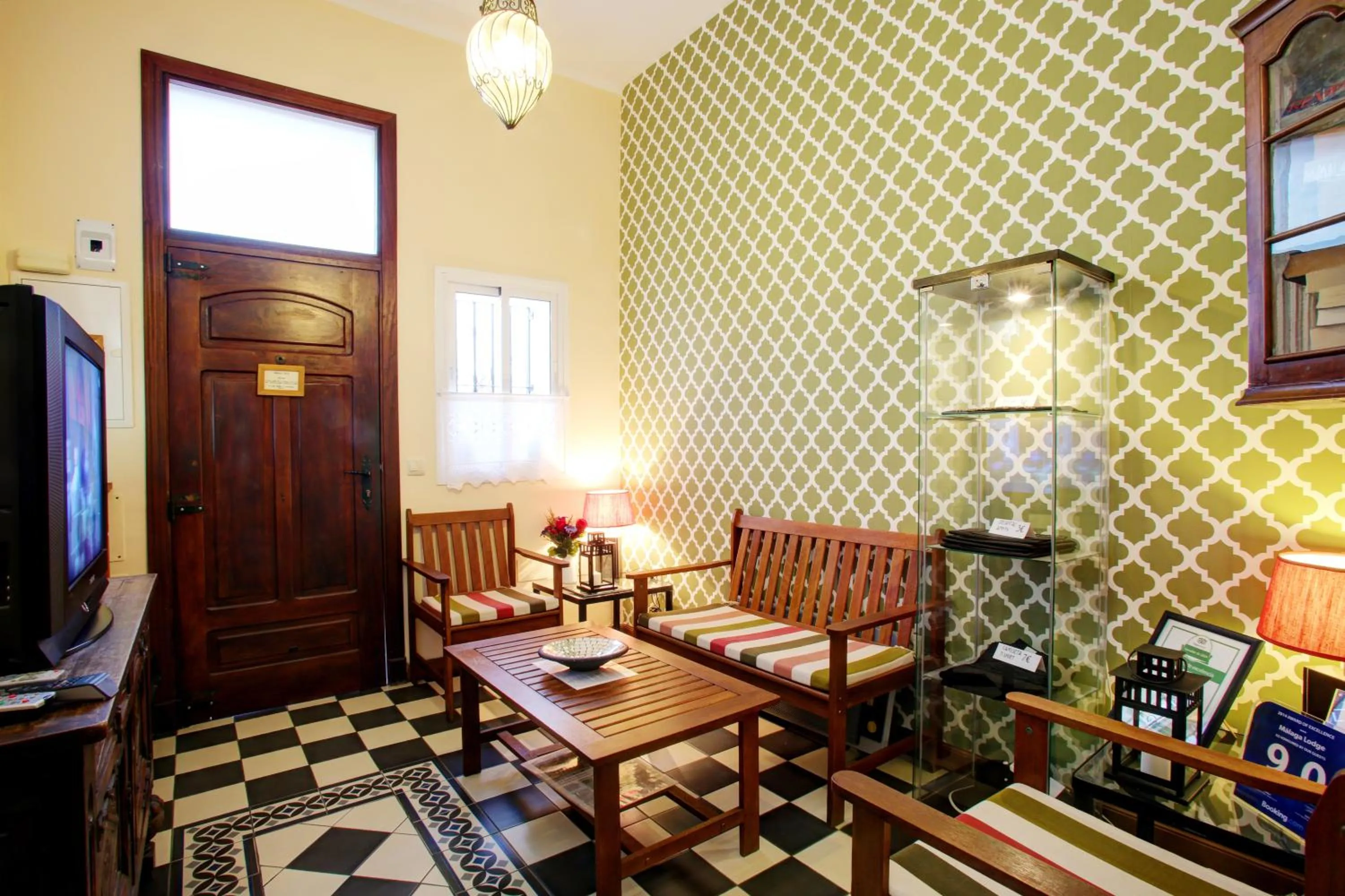 Lobby or reception in Málaga Lodge Guesthouse