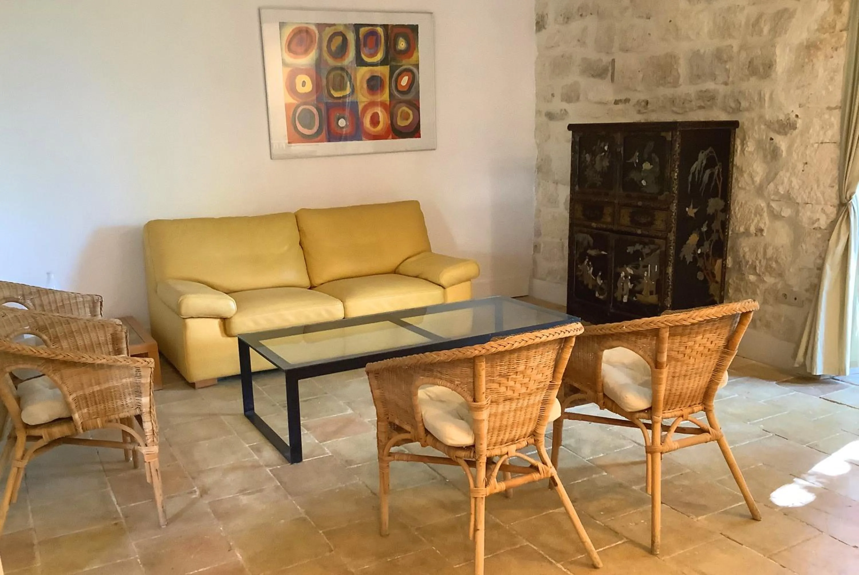 Seating area in gîte le cayrols