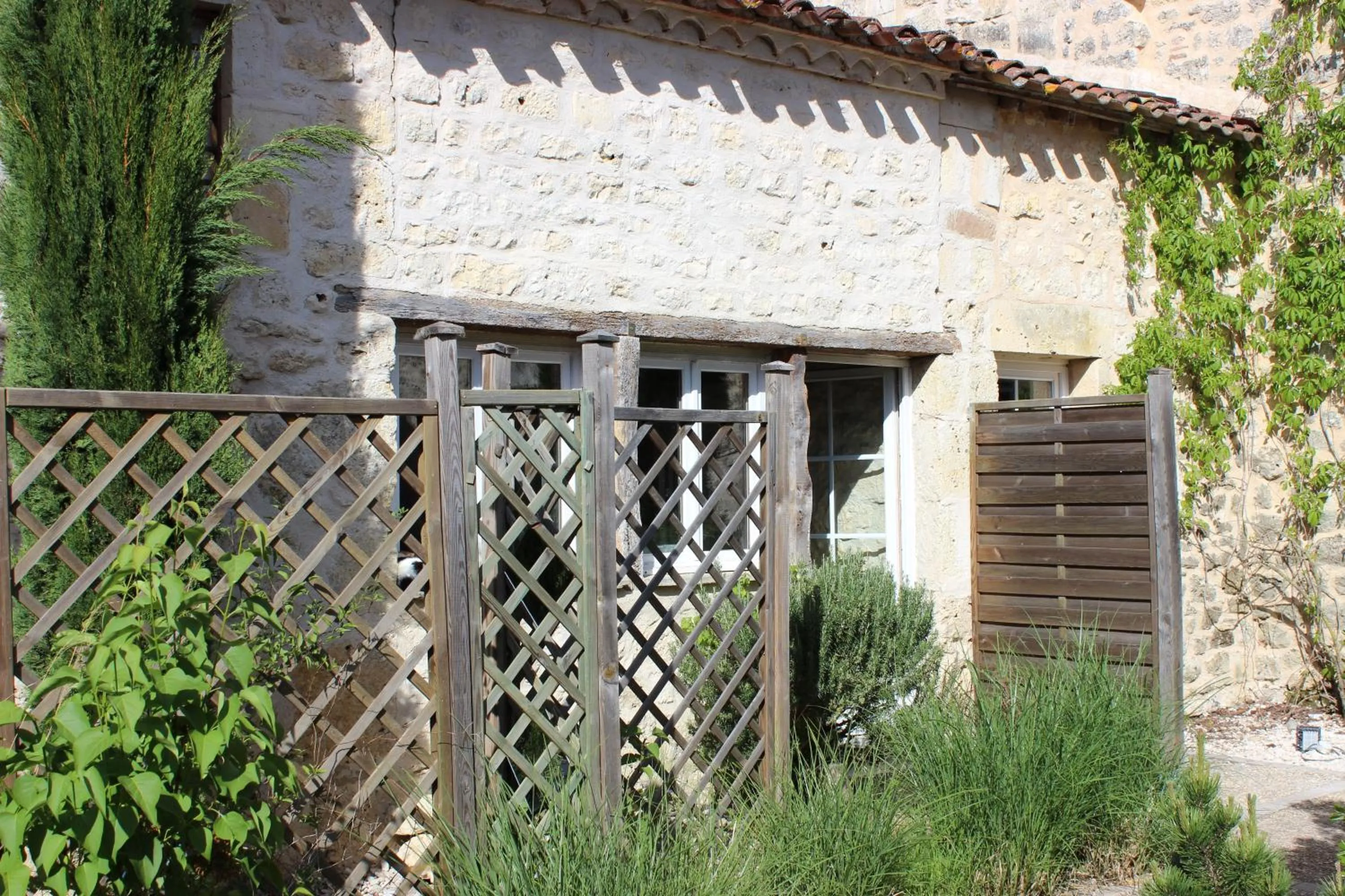 Property building in gîte le cayrols