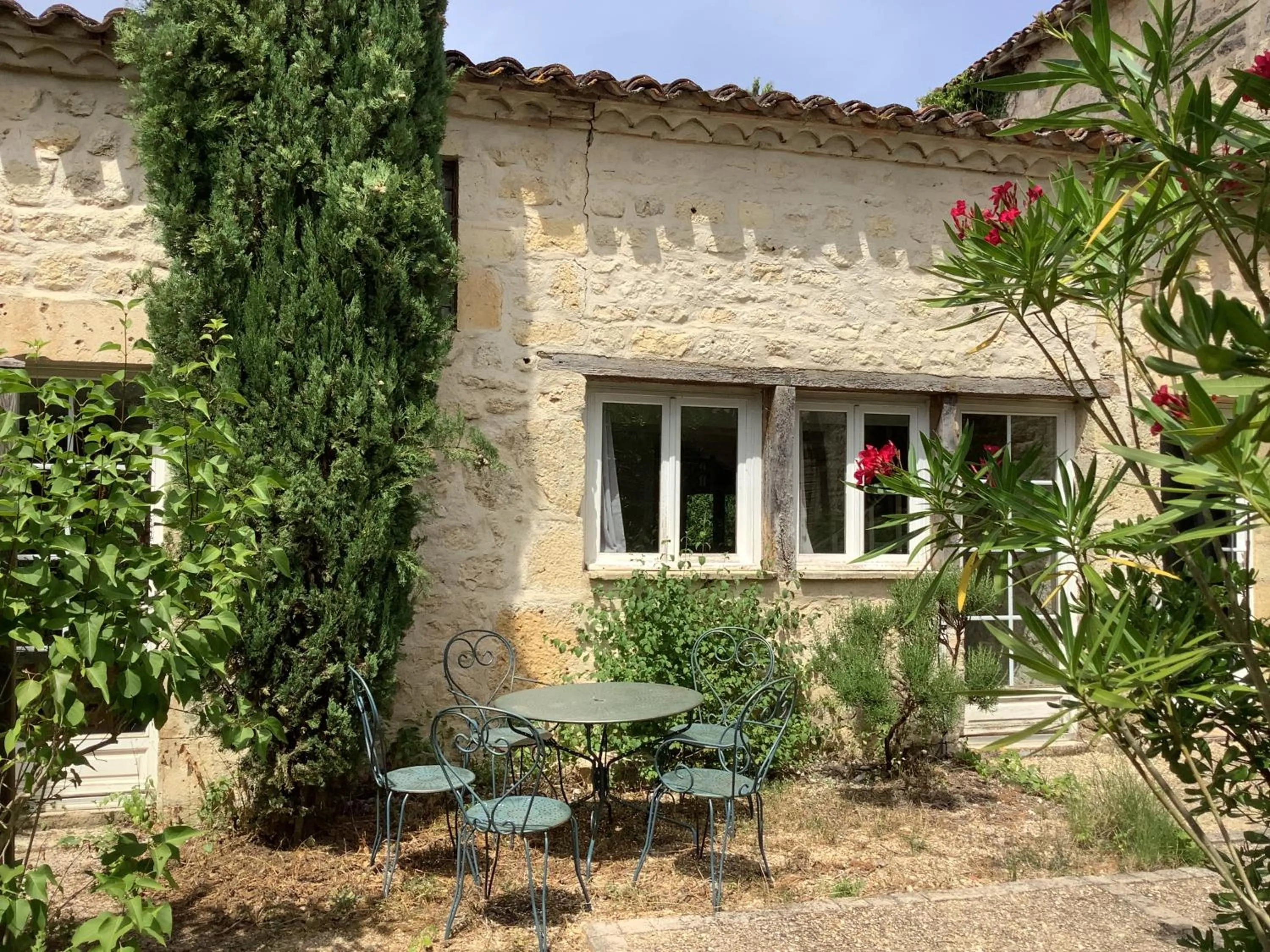 Facade/entrance in gîte le cayrols