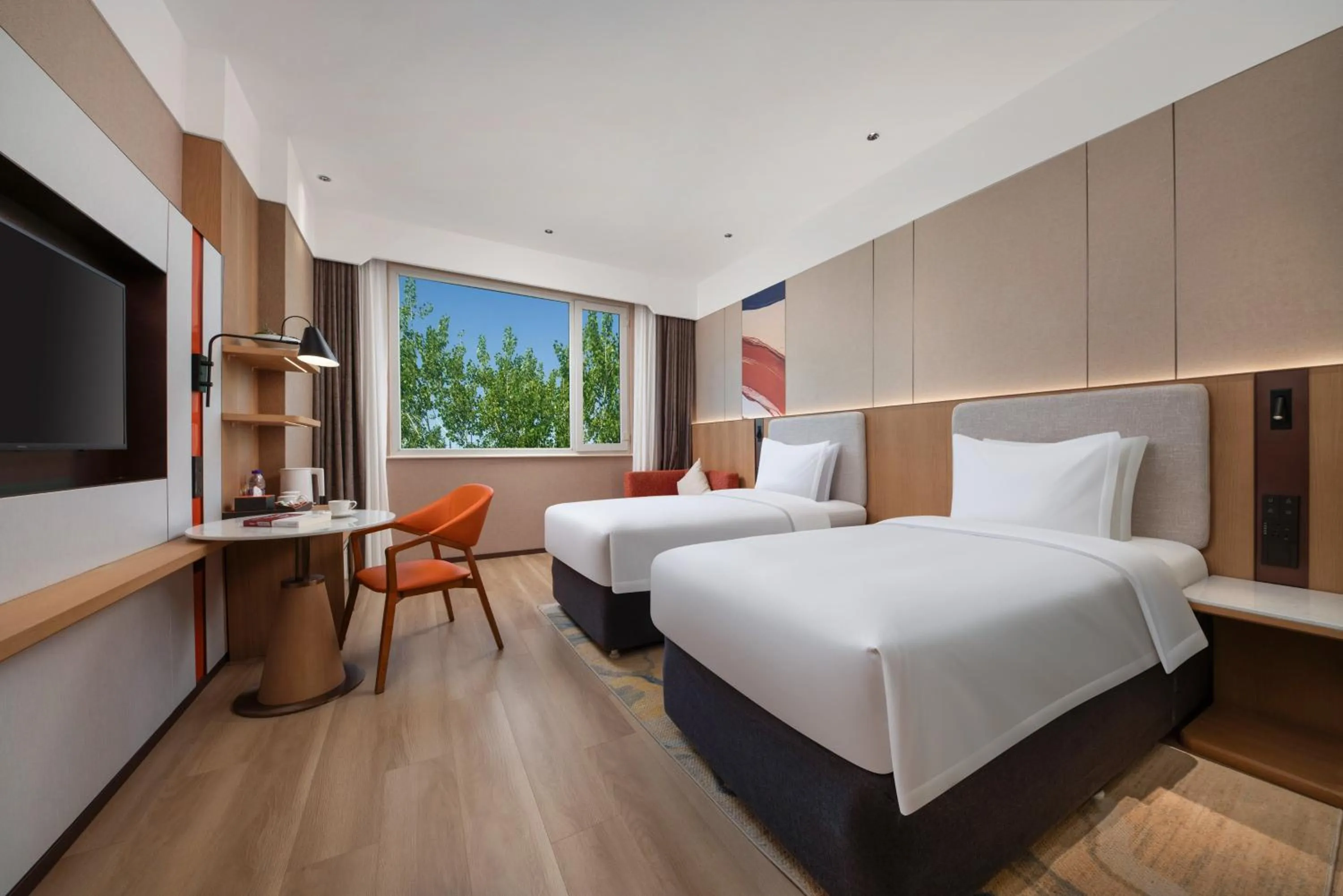 Photo of the whole room, Bed in Holiday Inn Express Shangdi Beijing by IHG l Next to Yuanmingyuan Park & Subway & Qinghe Railway Station & Beijing Sport University l Taxi 15 Minutes to Summer Palace & Peking University & Tsinghua University l 20 Minutes to Badaling Great Wall by Railway