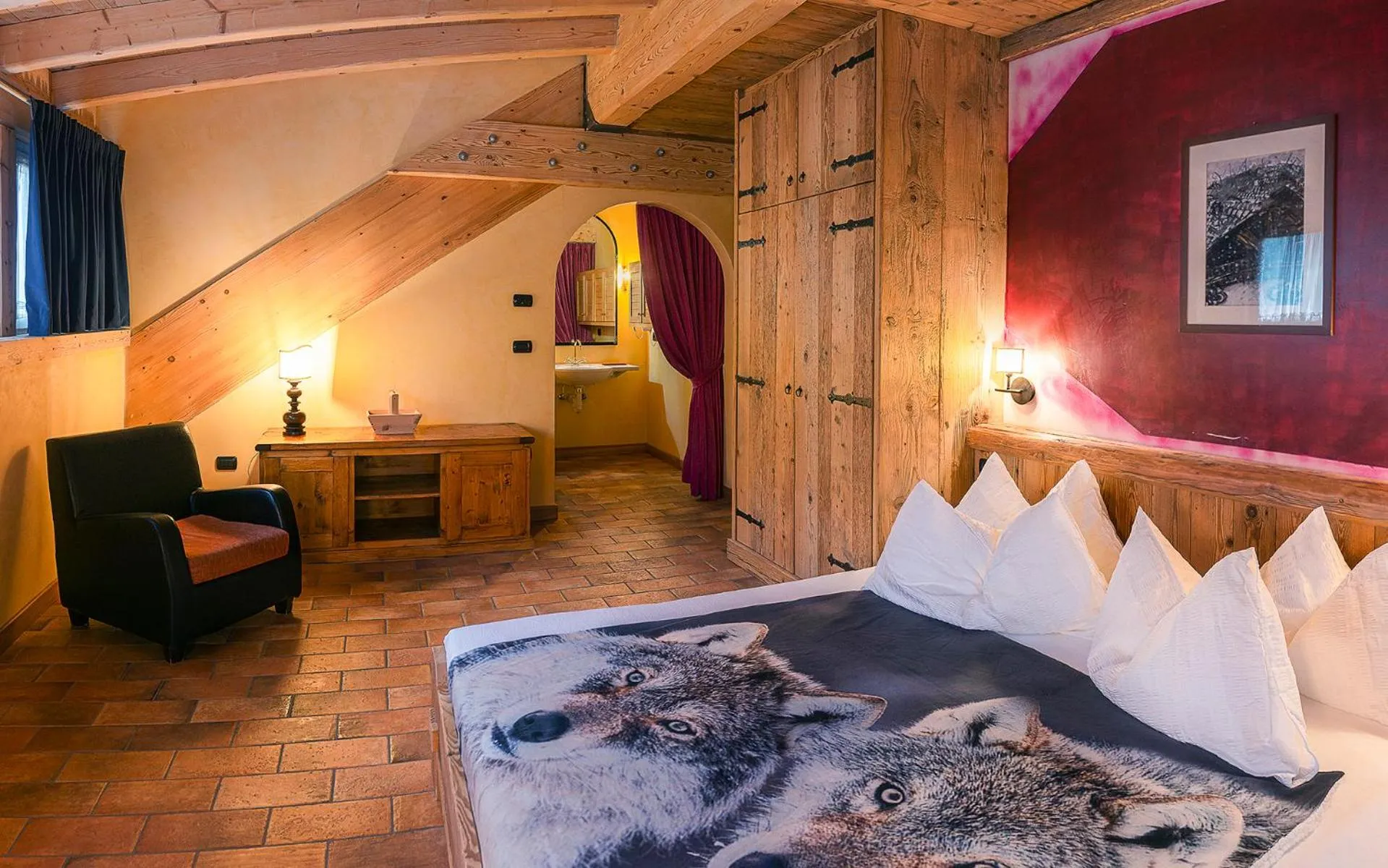 Photo of the whole room, Bed in Castel Madonna