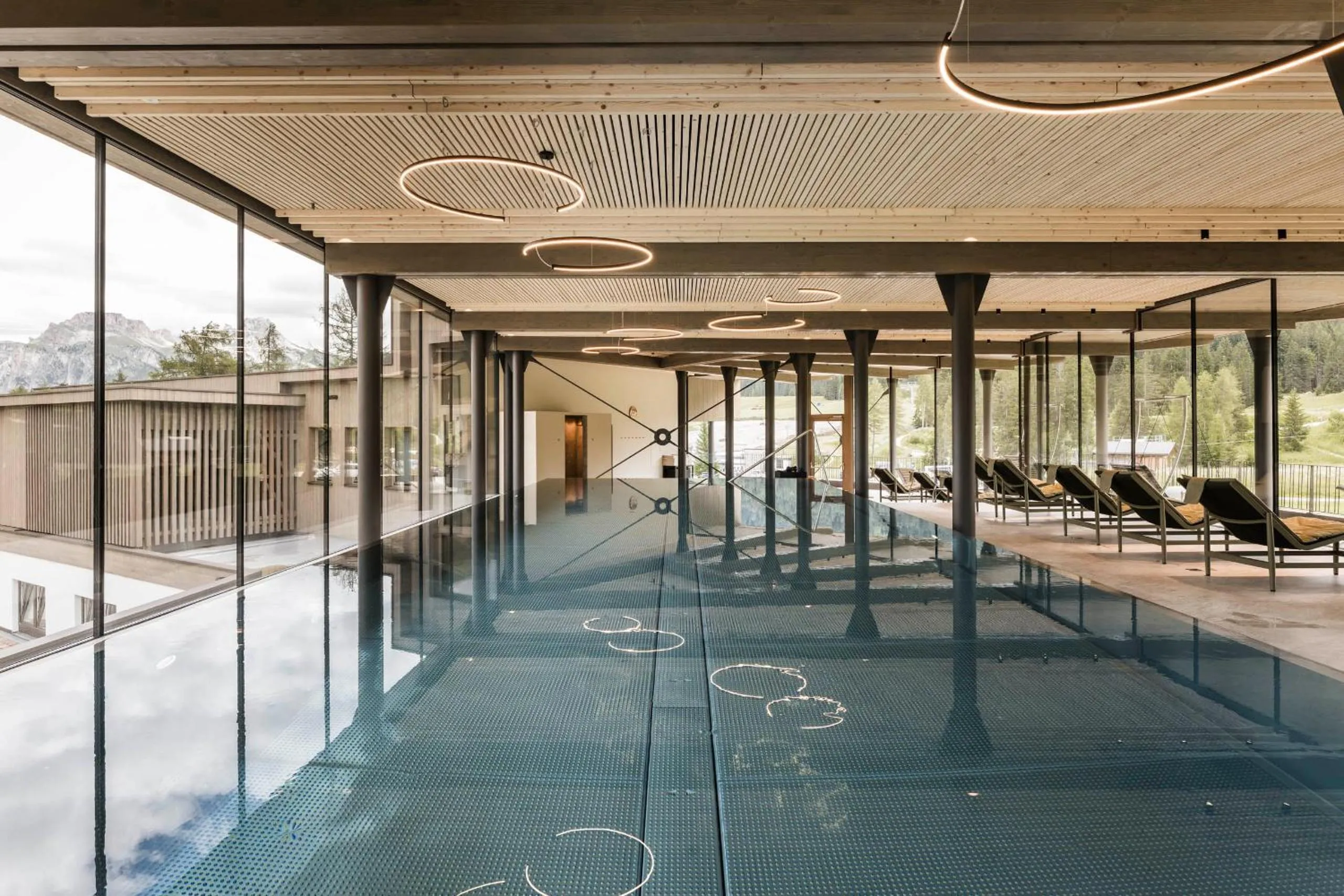 Swimming pool in Cendevaves Alpine Silence