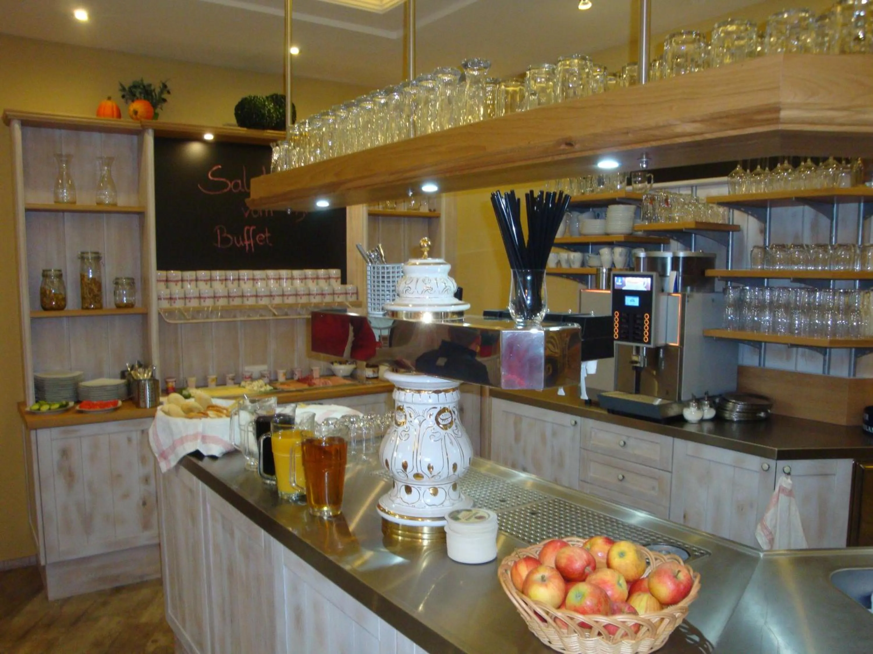 Food and drinks in StadtHotel Passau