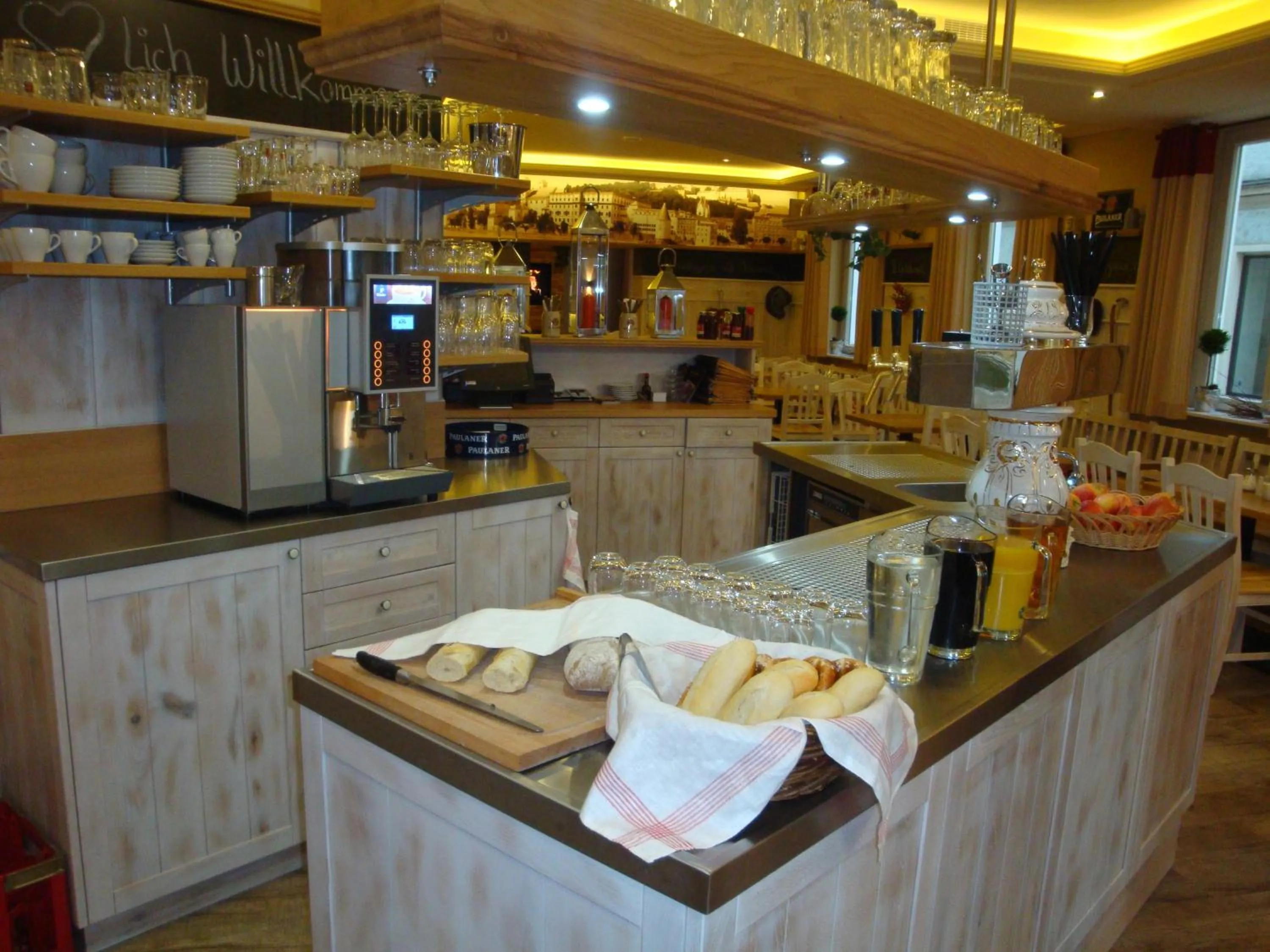 Food and drinks in StadtHotel Passau