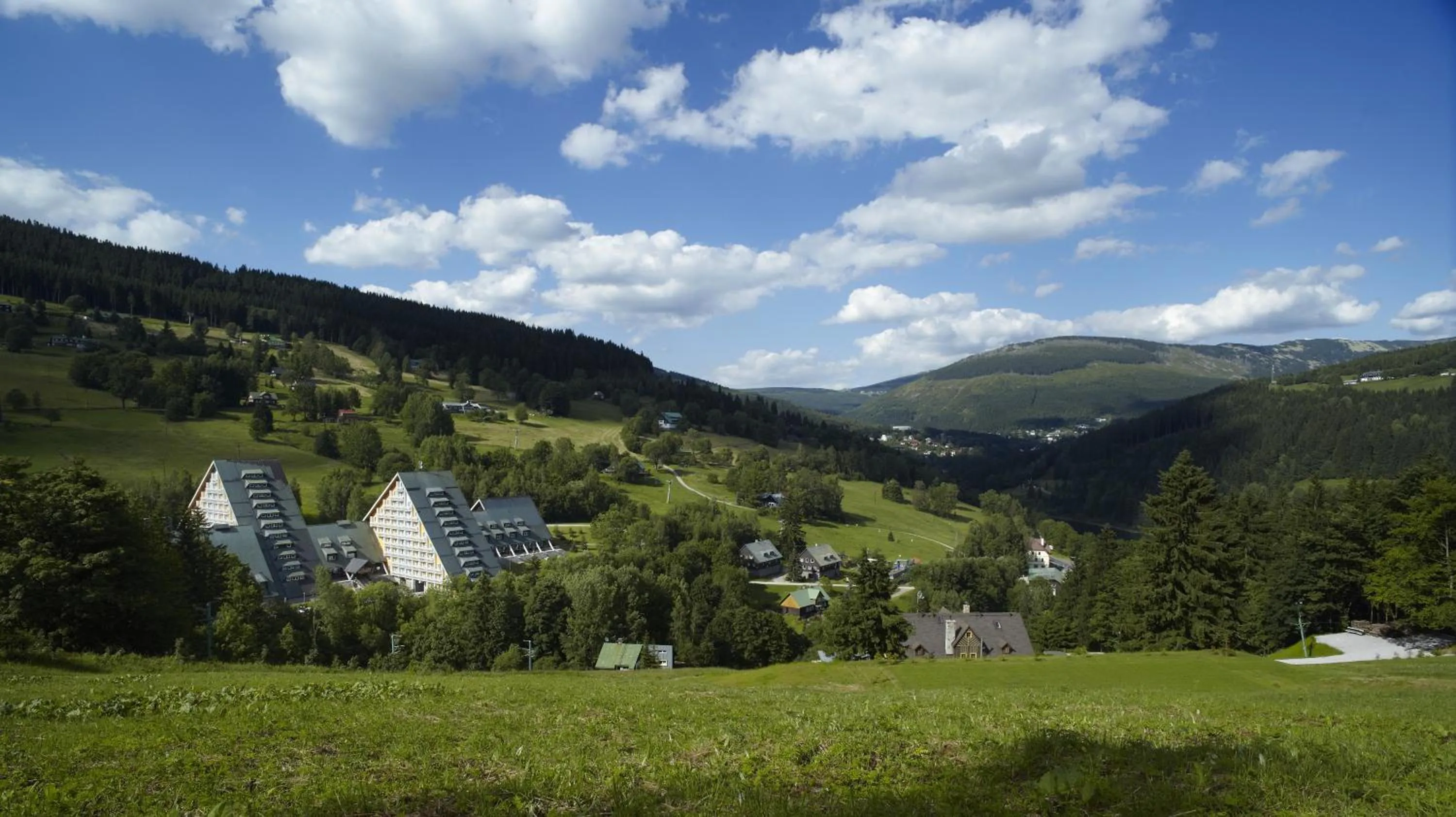 Area and facilities in Pinia Hotel & Resort