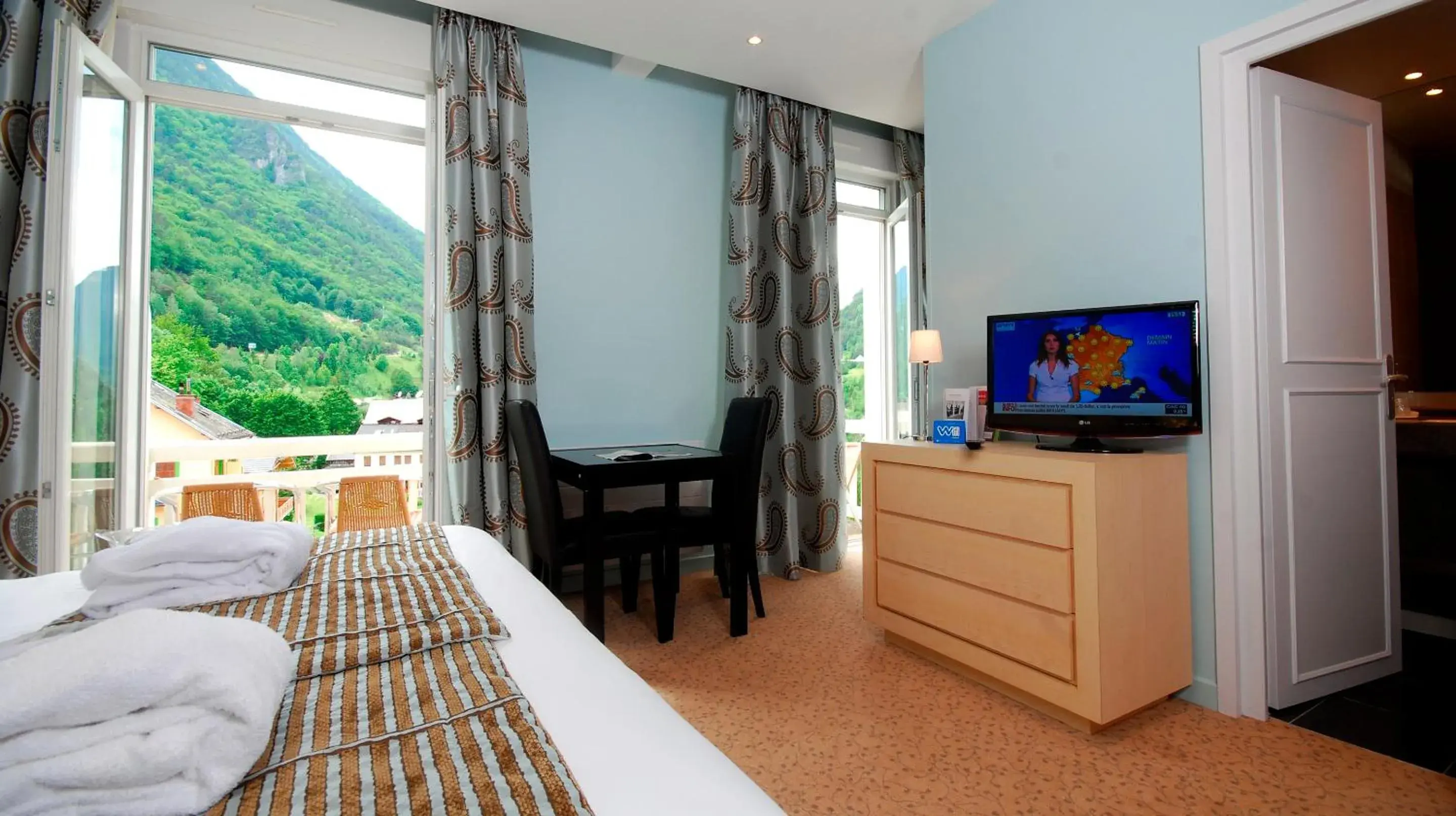 Superior Triple Room in Golf Hôtel Superior Triple Room in Golf Hôtel