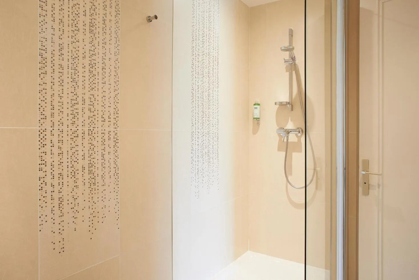 Shower in Golf Hôtel