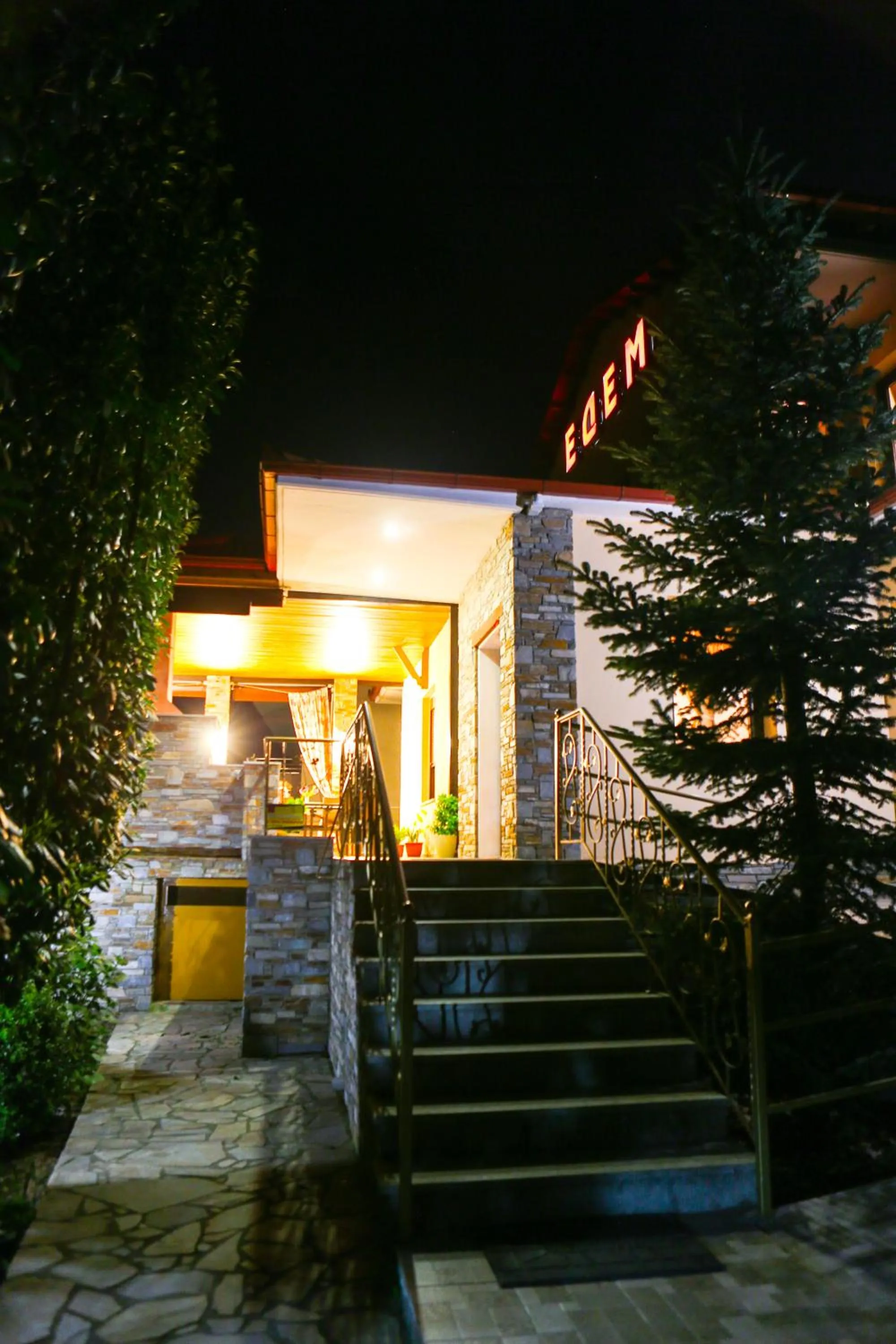Facade/entrance in Hotel Edem