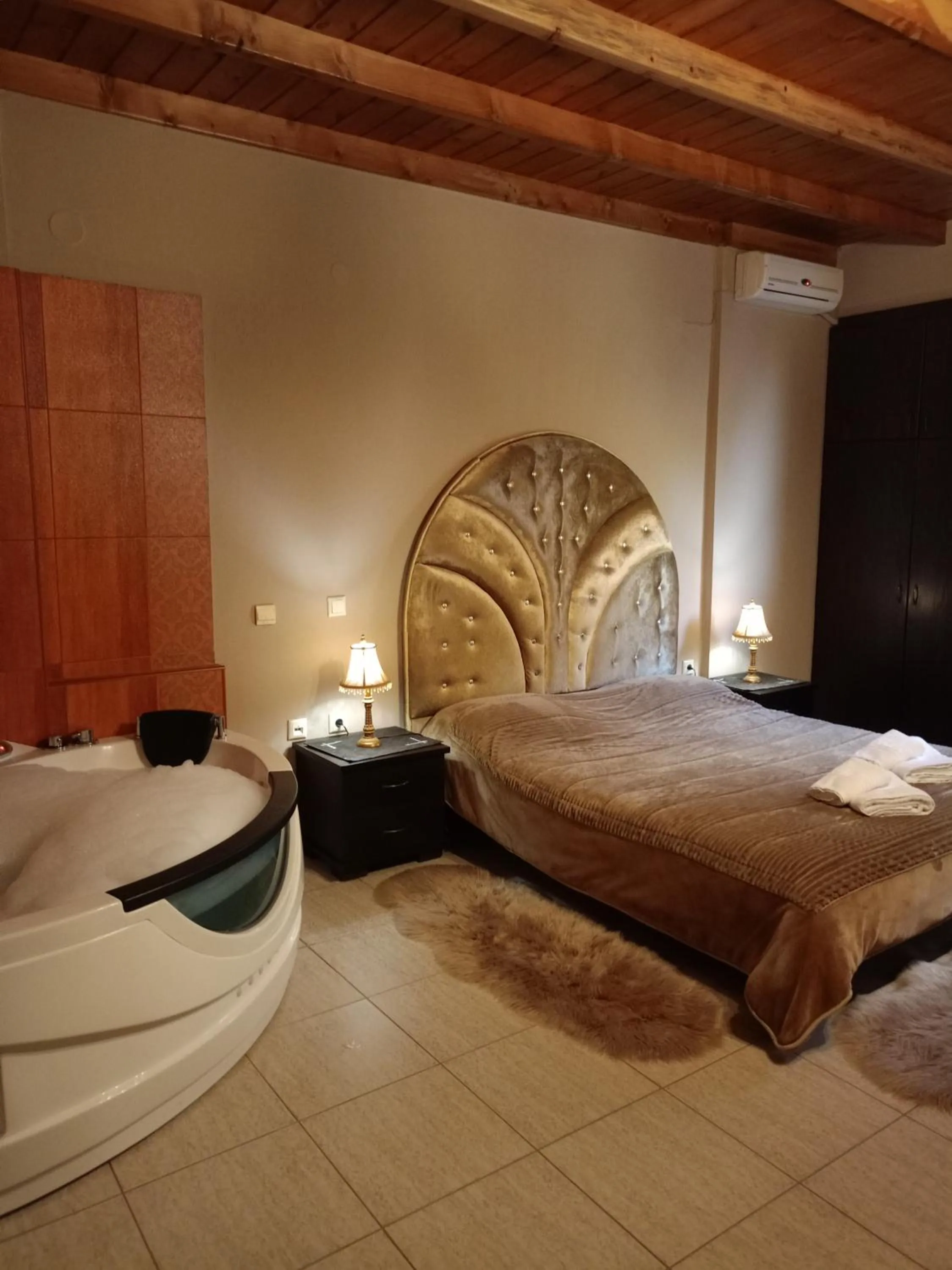 Photo of the whole room, Bed in Hotel Edem