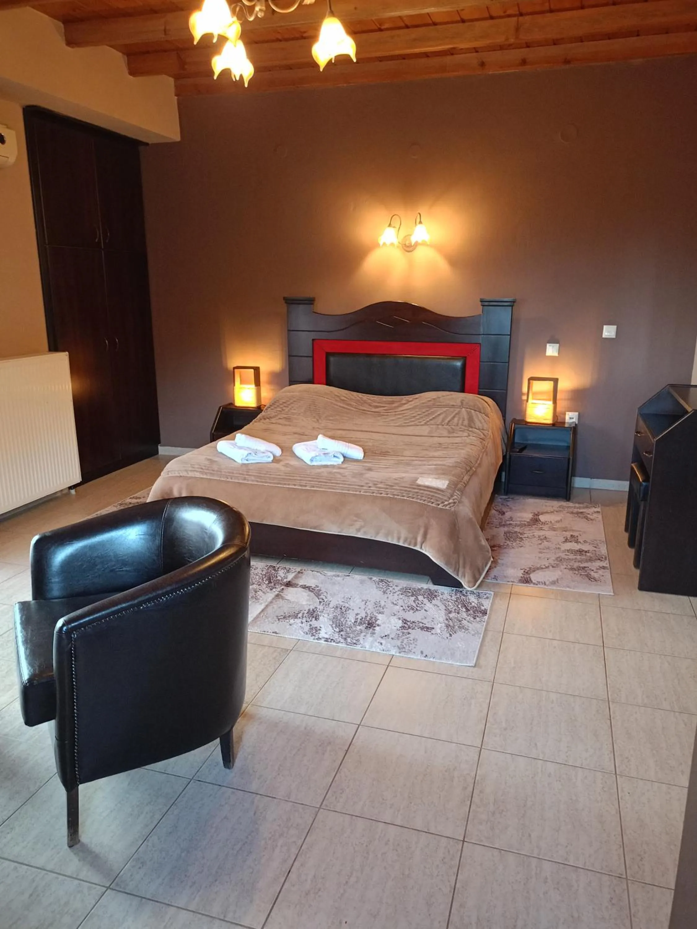 Bedroom, Bed in Hotel Edem