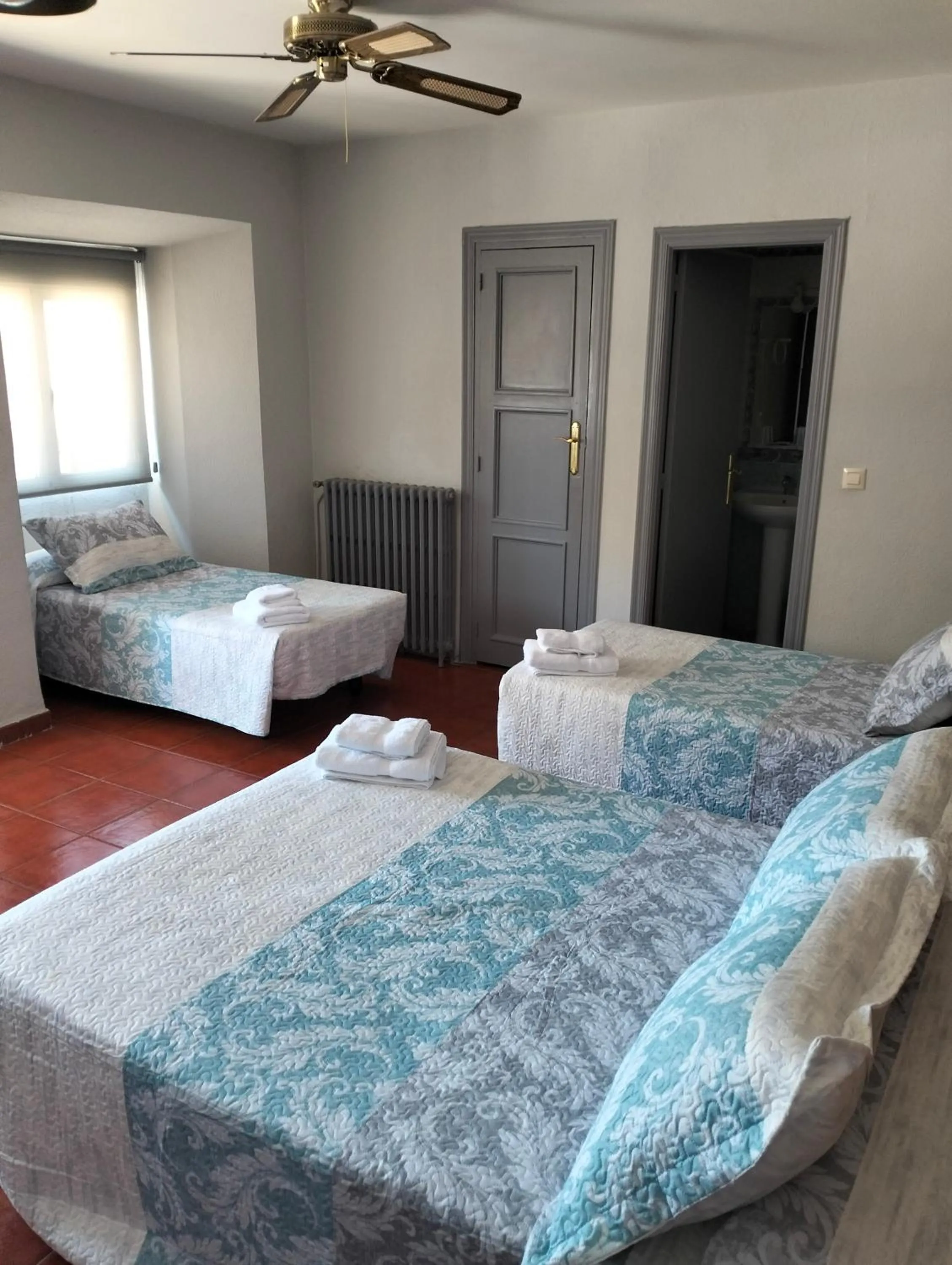 Photo of the whole room, Bed in Hostal La Estación