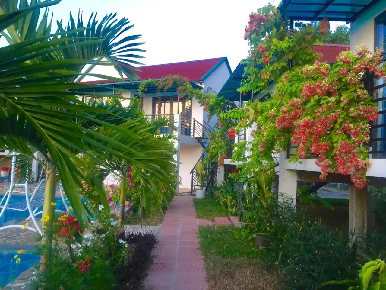 Day in Palafita Bungalow