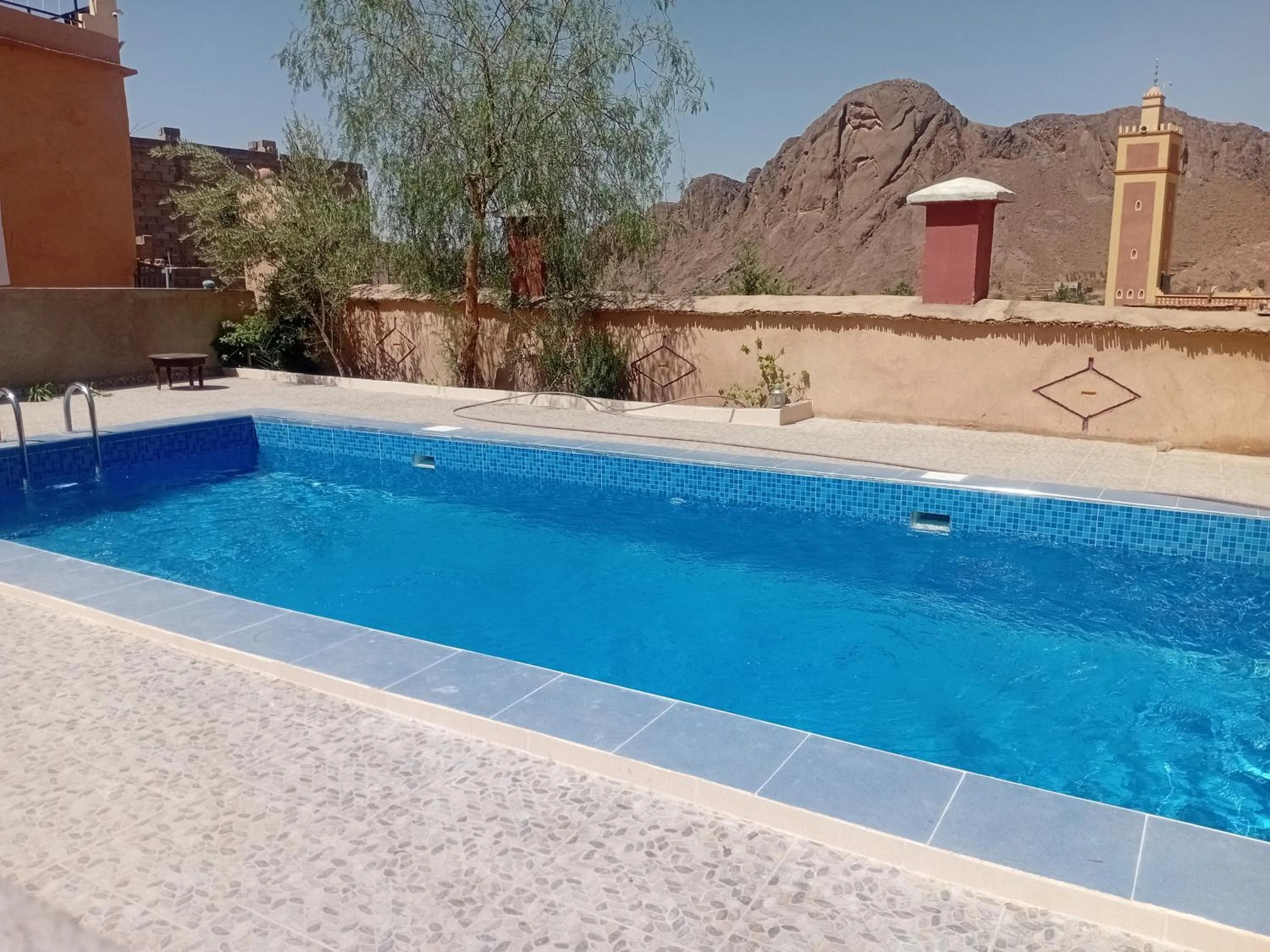 Auberge Restaurant TISSILI " Oasis de Fint"