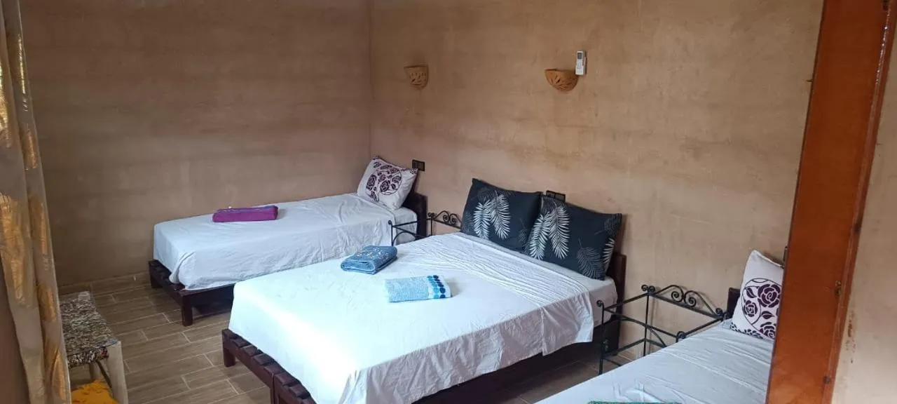 Bed in Auberge Restaurant TISSILI " Oasis de Fint"