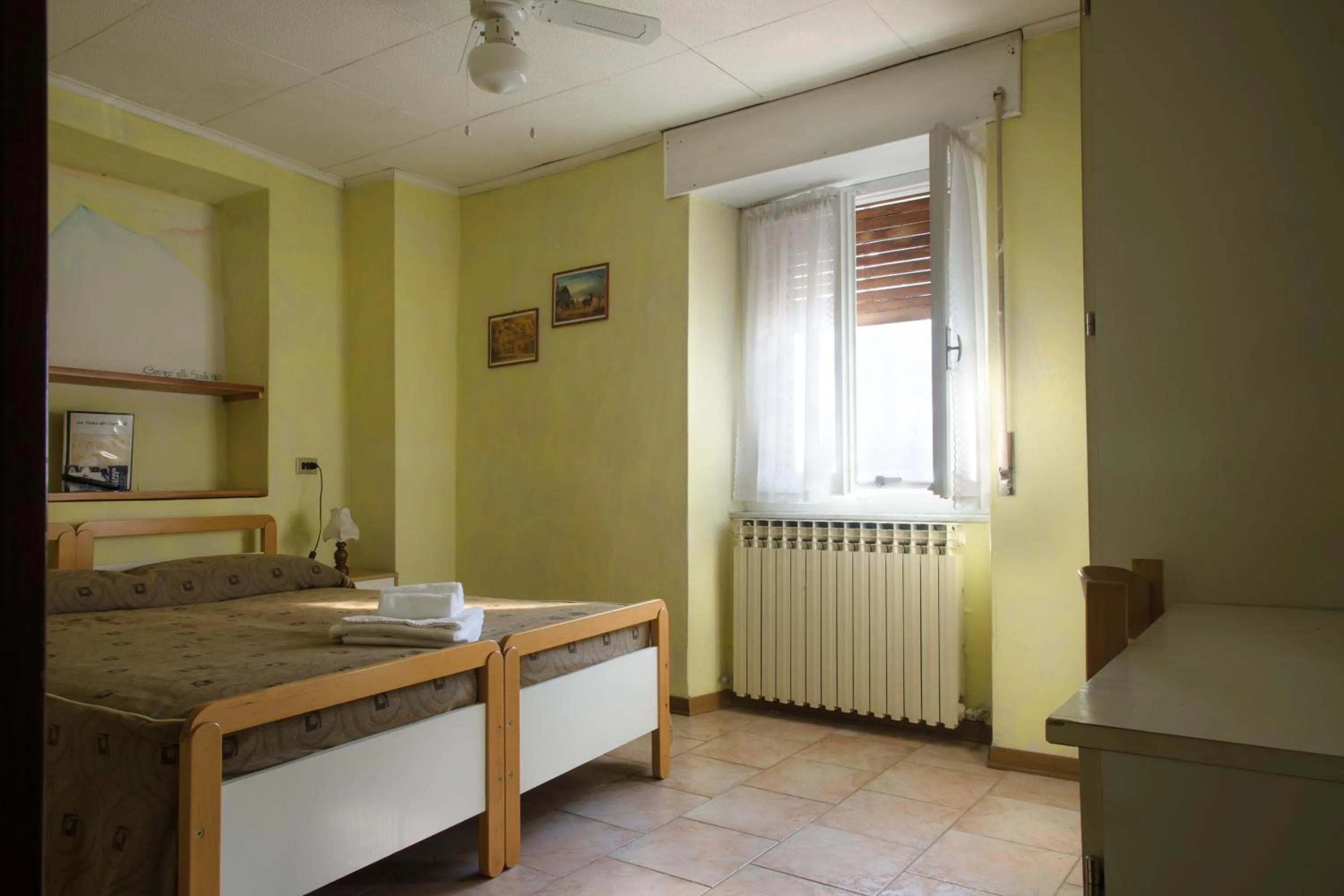 Photo of the whole room, Bed in Hotel Capriolo