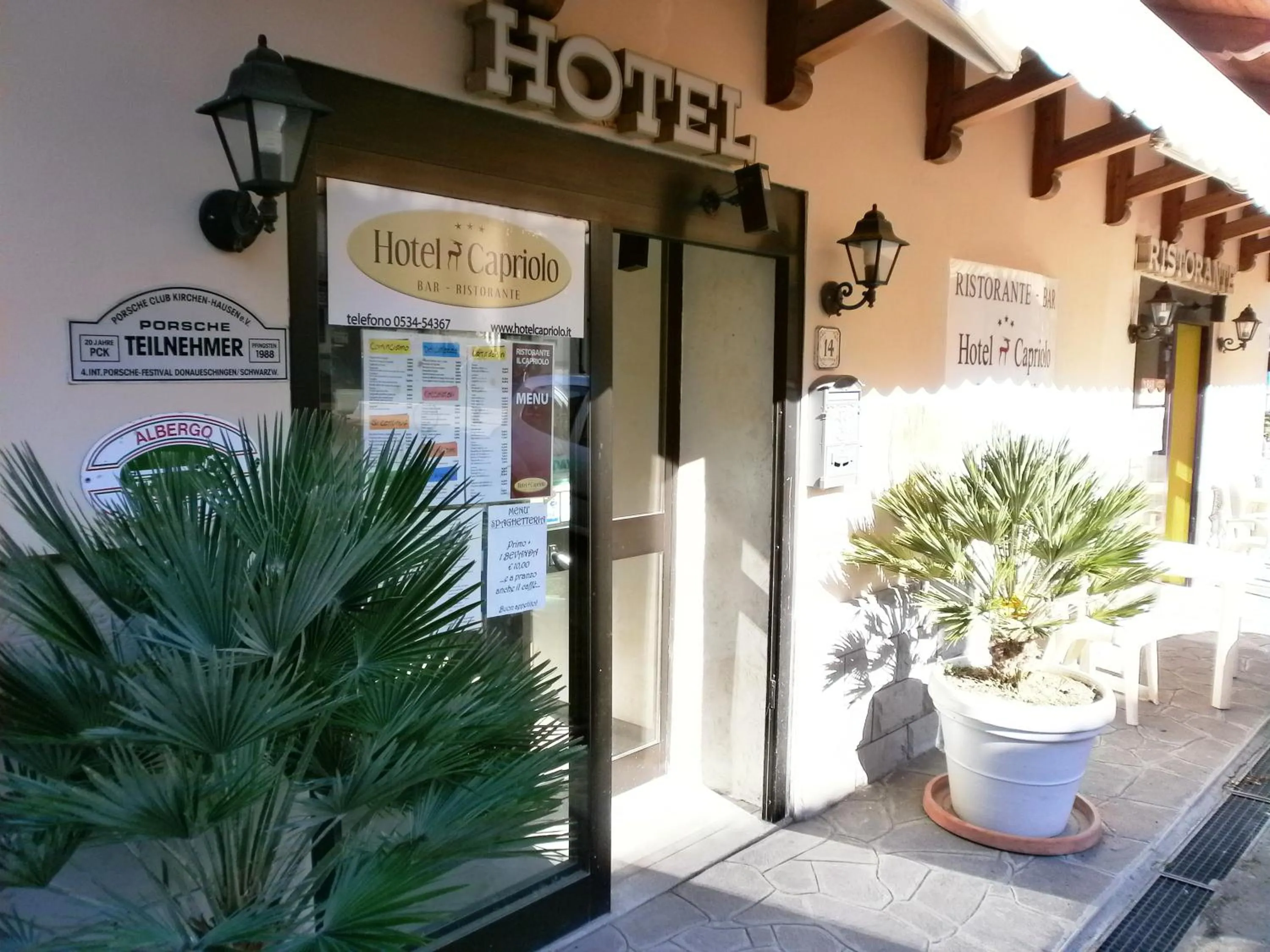 Facade/entrance in Hotel Capriolo