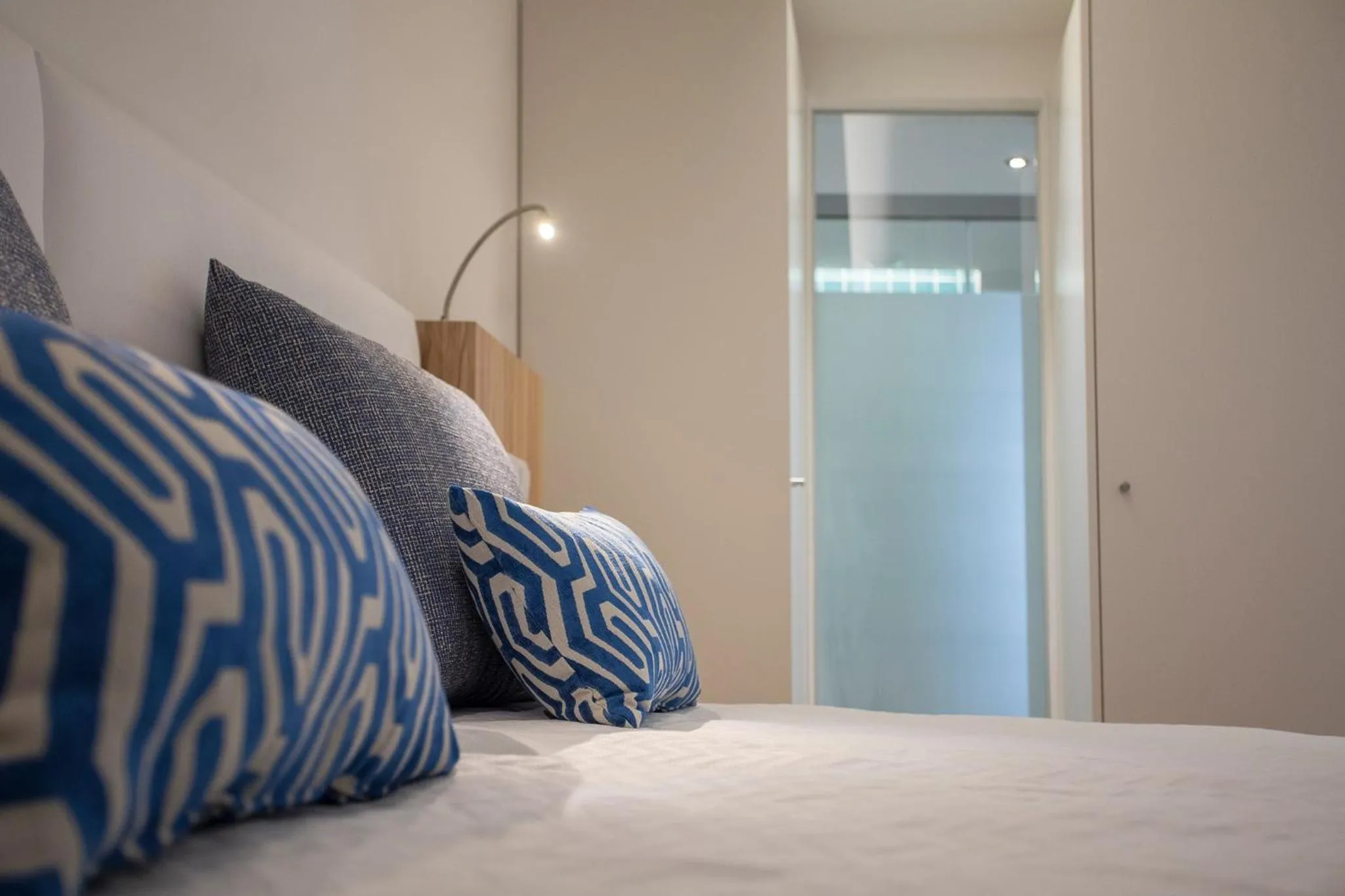 Bed in Alfagar Aparthotel