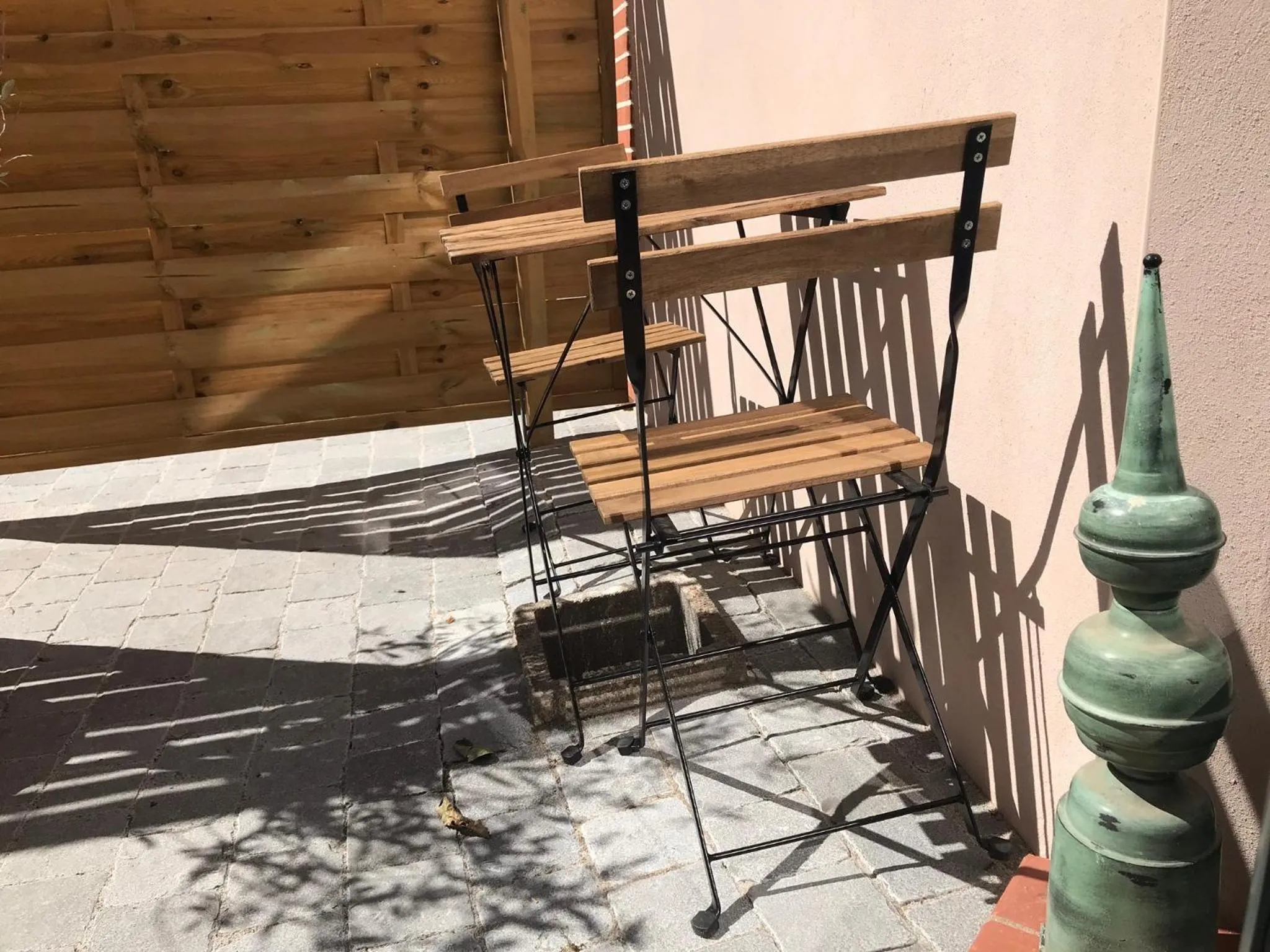 Inner courtyard view in La bulle de Gaston