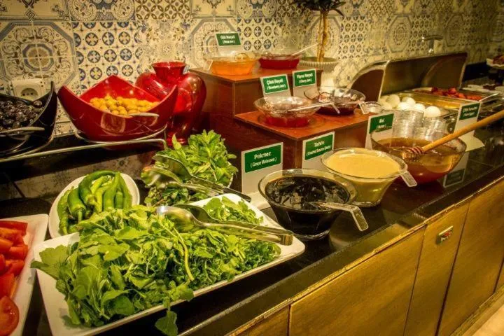 Food and drinks in Asya Hotel