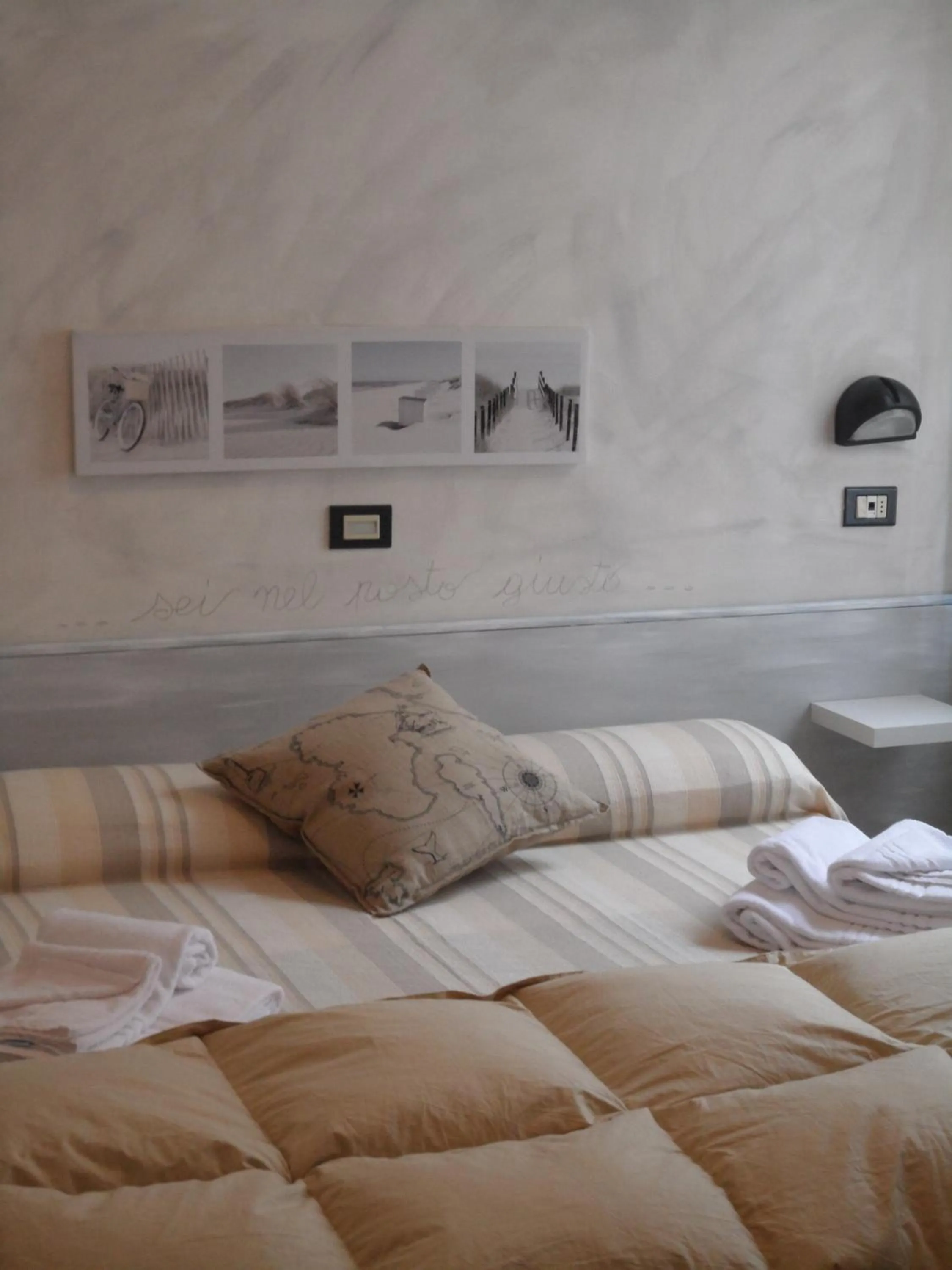 Decorative detail, Bed in L'Antico Borgo Elena Noli