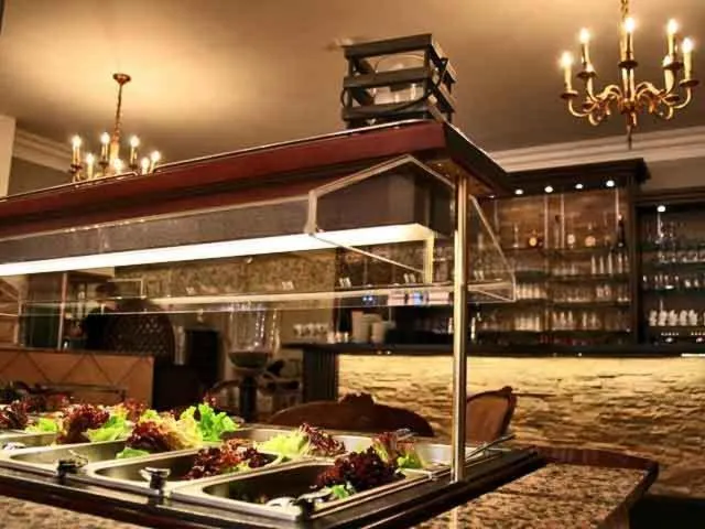 Restaurant/places to eat in Hotel Castello Borghese