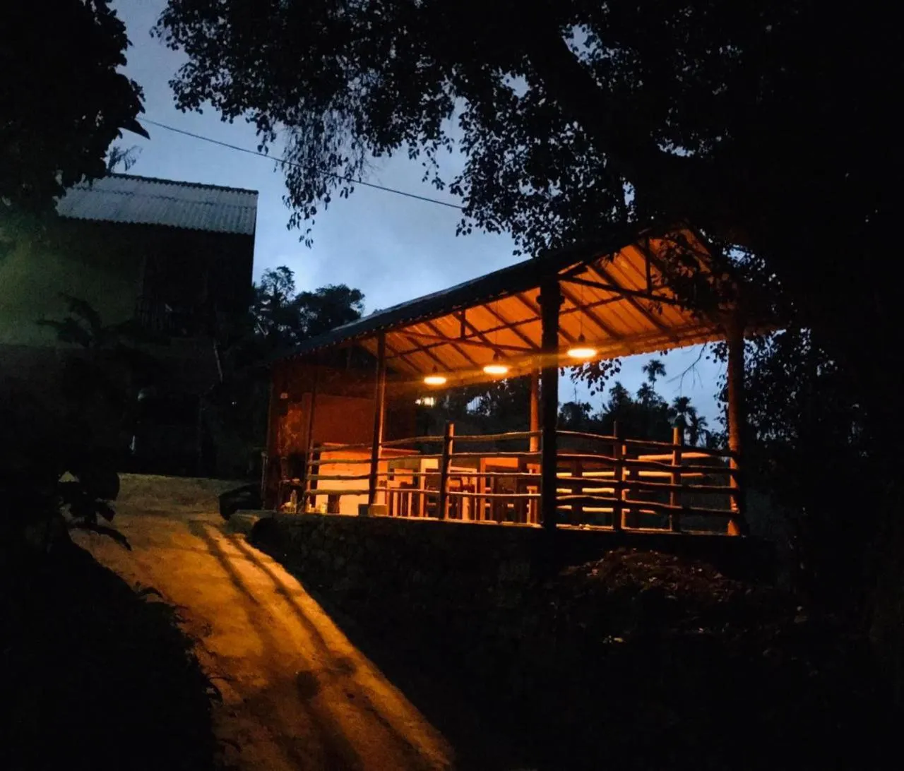 Restaurant/places to eat in Ella 100 View Cottage