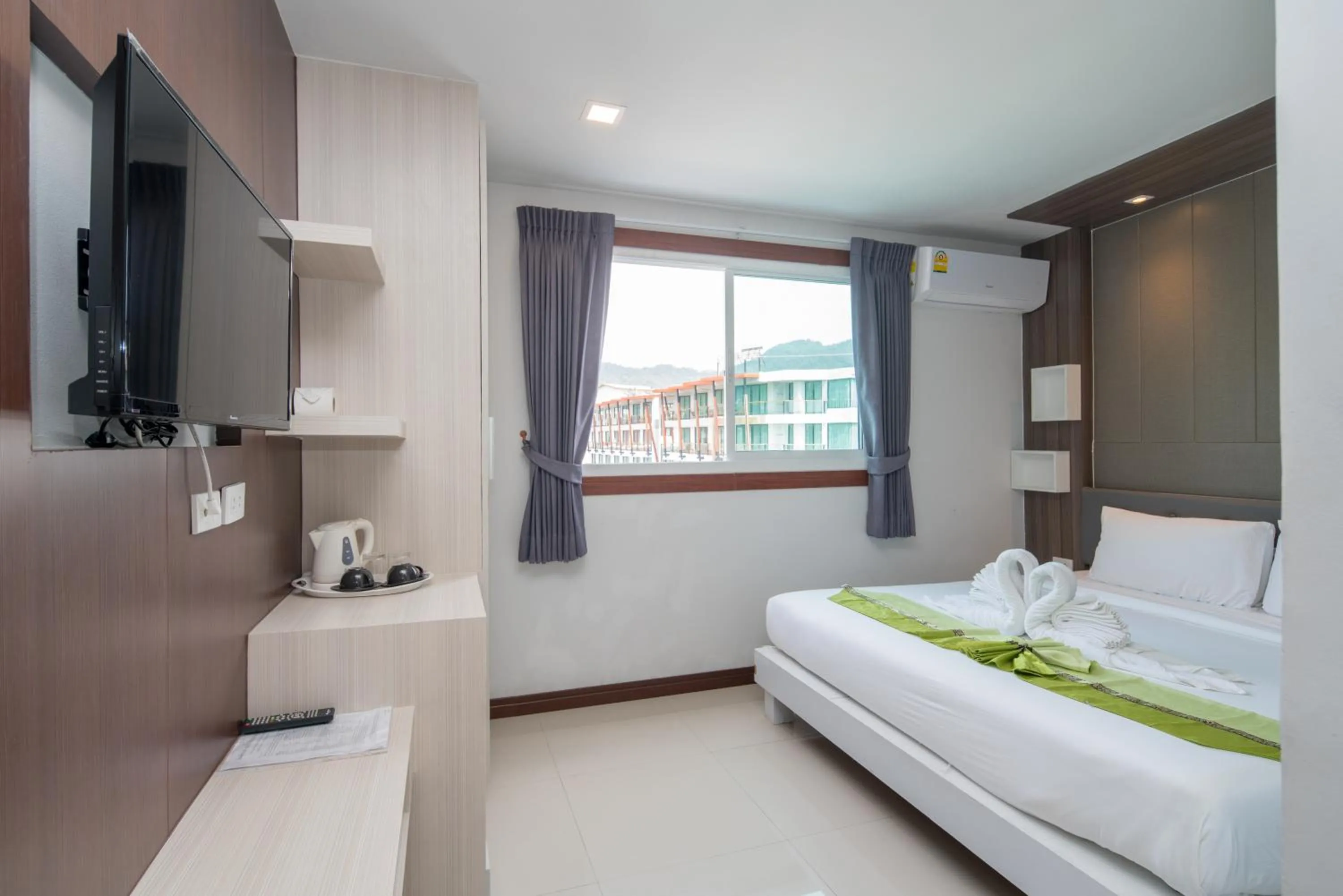 TV and multimedia, Bed in Baan Thai Beach Side Residence, Patong Beach