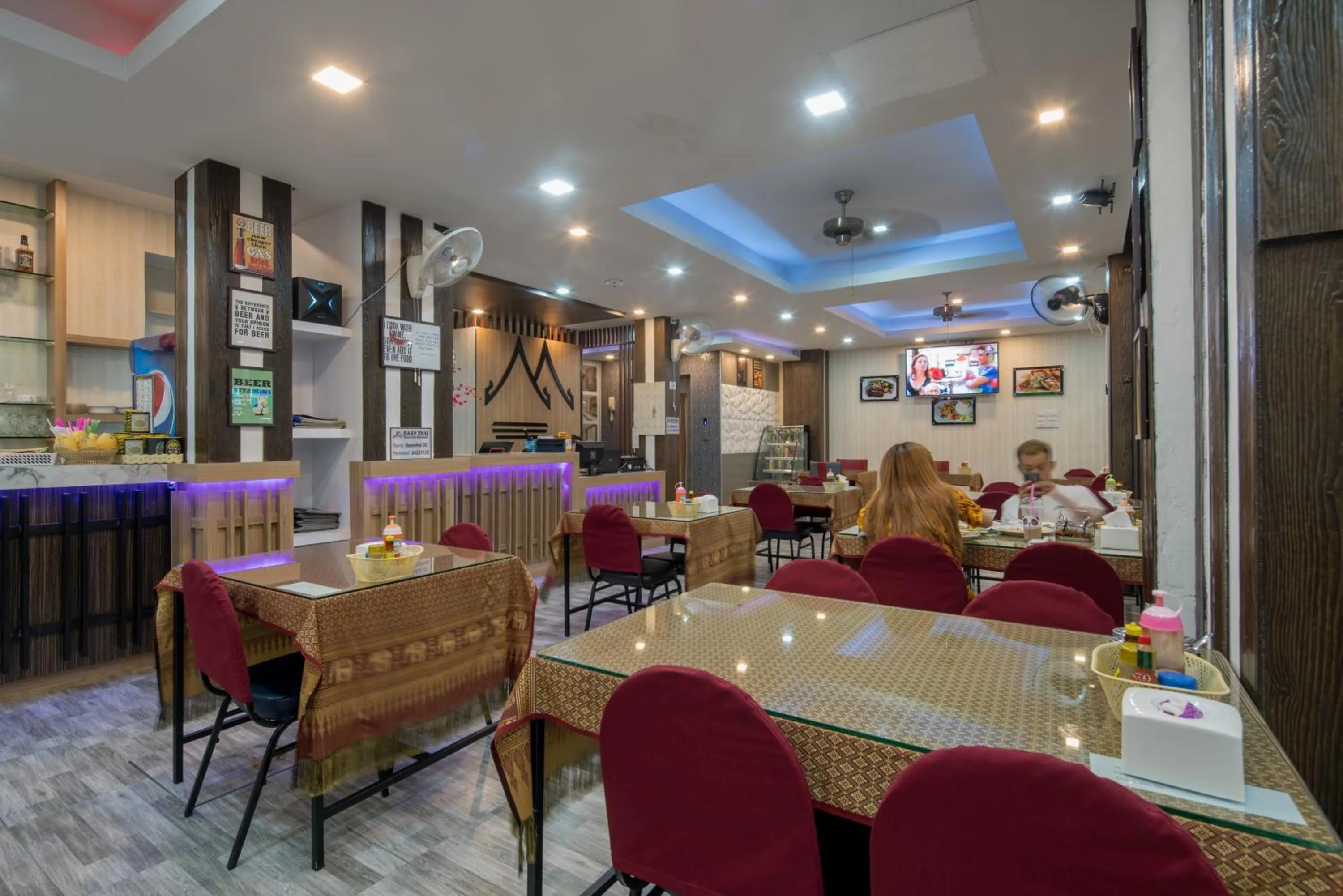 Restaurant/places to eat in Baan Thai Beach Side Residence, Patong Beach