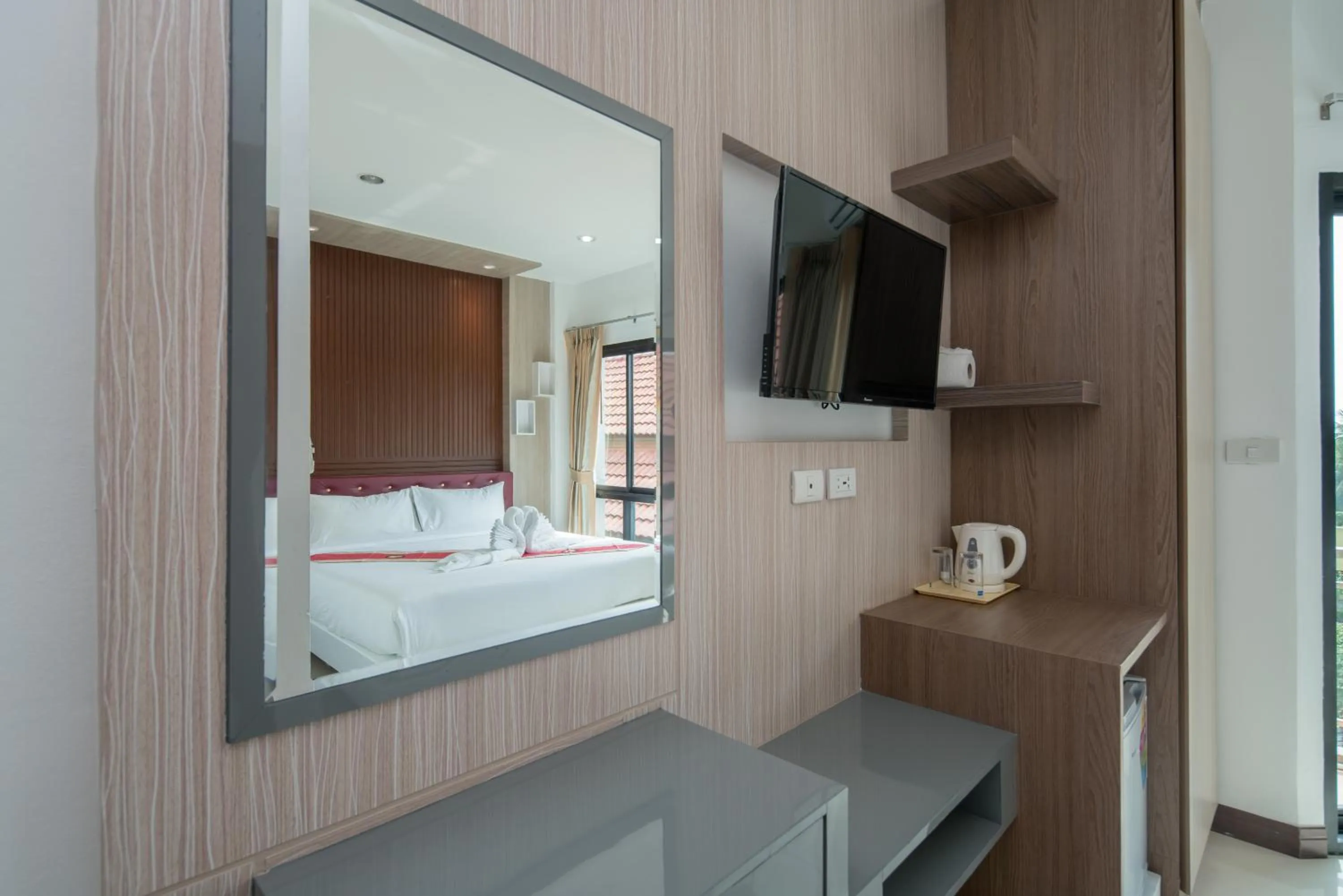 TV and multimedia, Bed in Baan Thai Beach Side Residence, Patong Beach