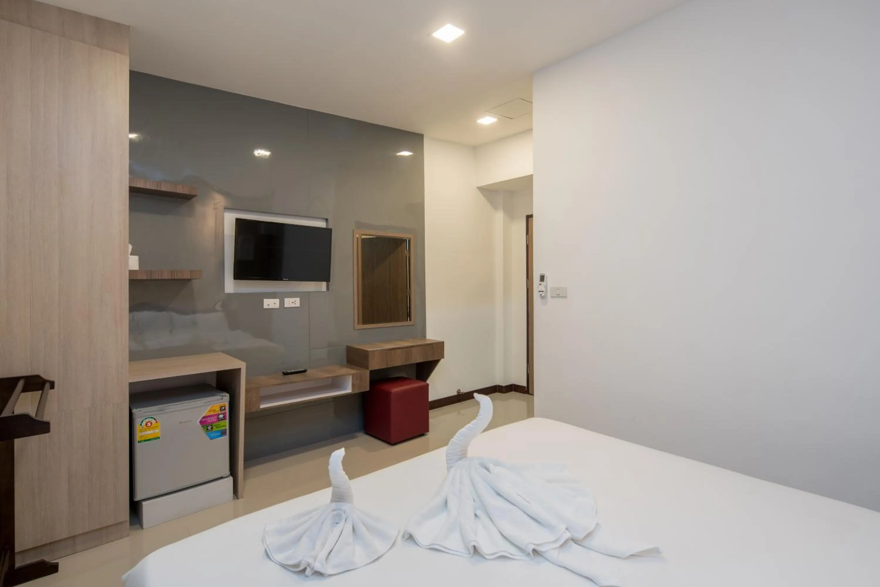 TV and multimedia, Bed in Baan Thai Beach Side Residence, Patong Beach