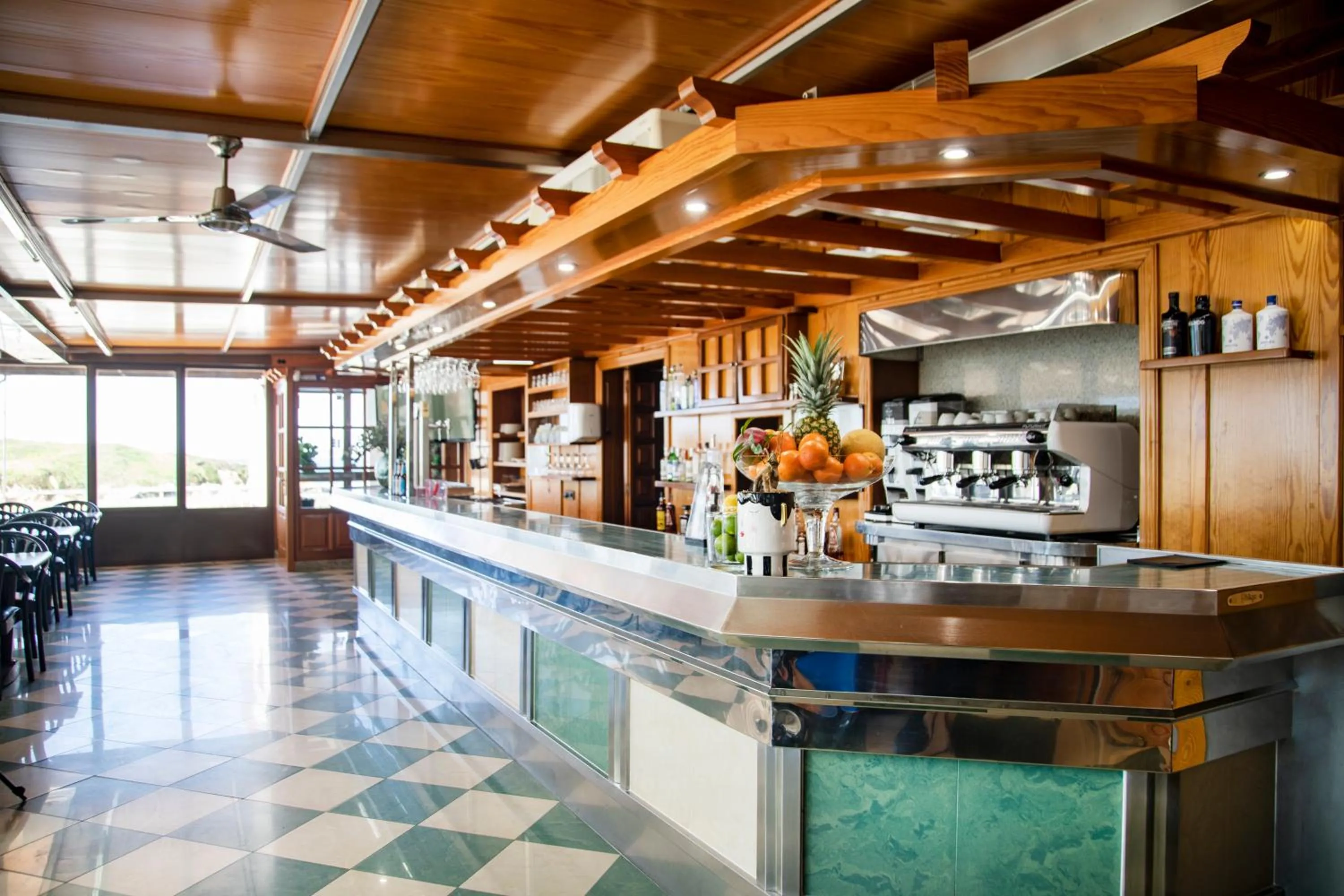 Restaurant/places to eat in Hotel Delfin Azul